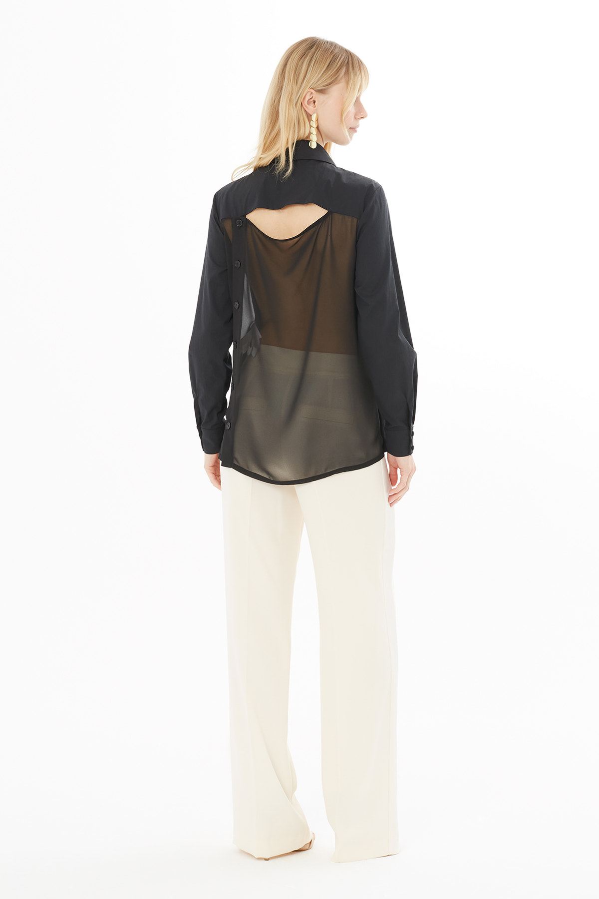 Sırtı Tül Detaylı Gömlek