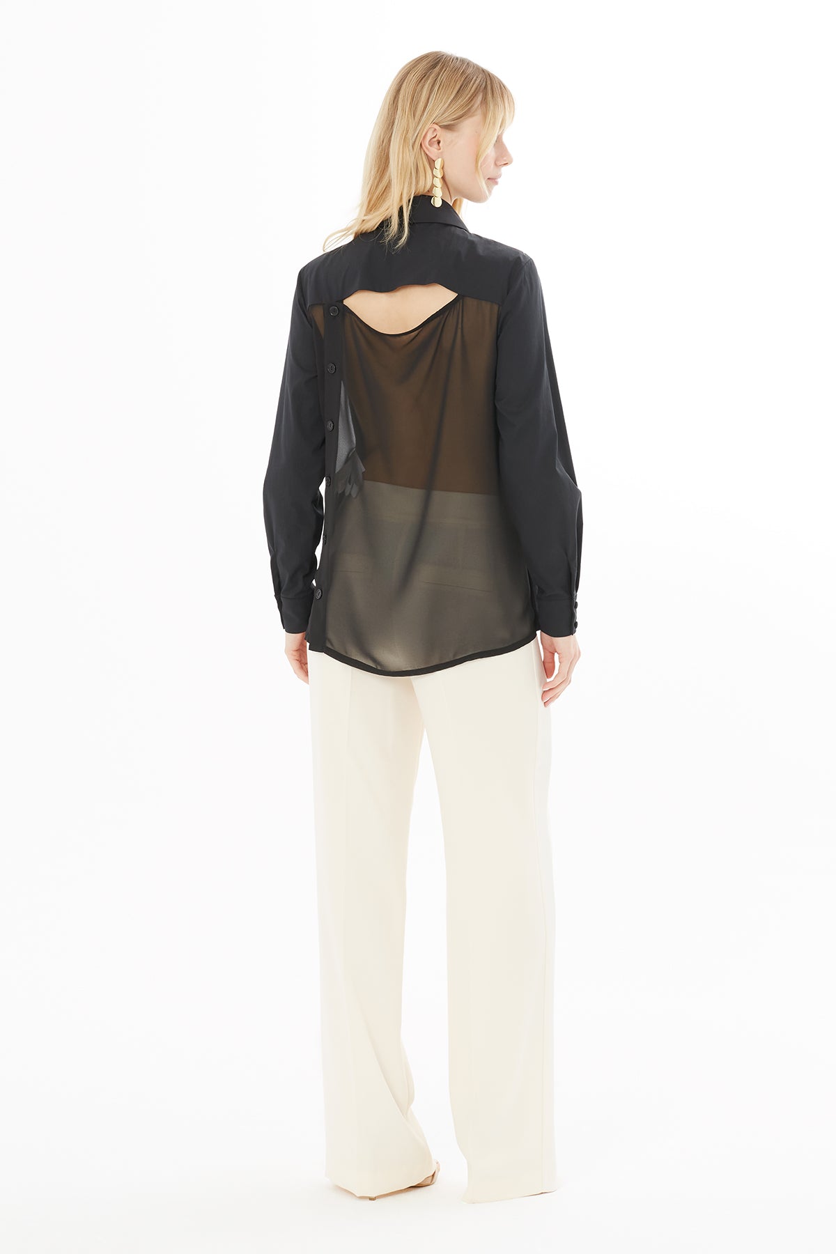 Sırtı Tül Detaylı Gömlek