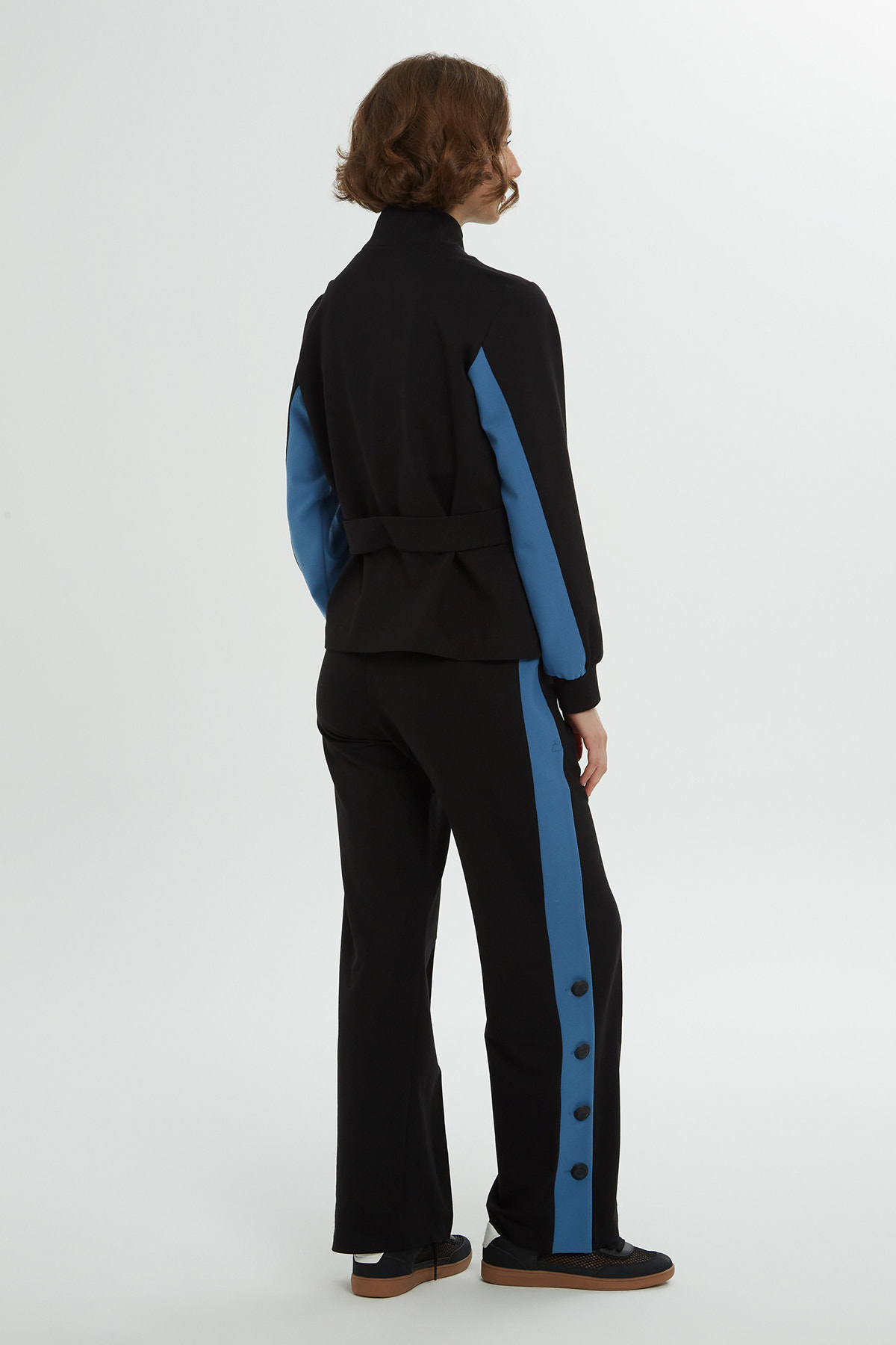 Paçası Düğme Detaylı Eşofman Takımı