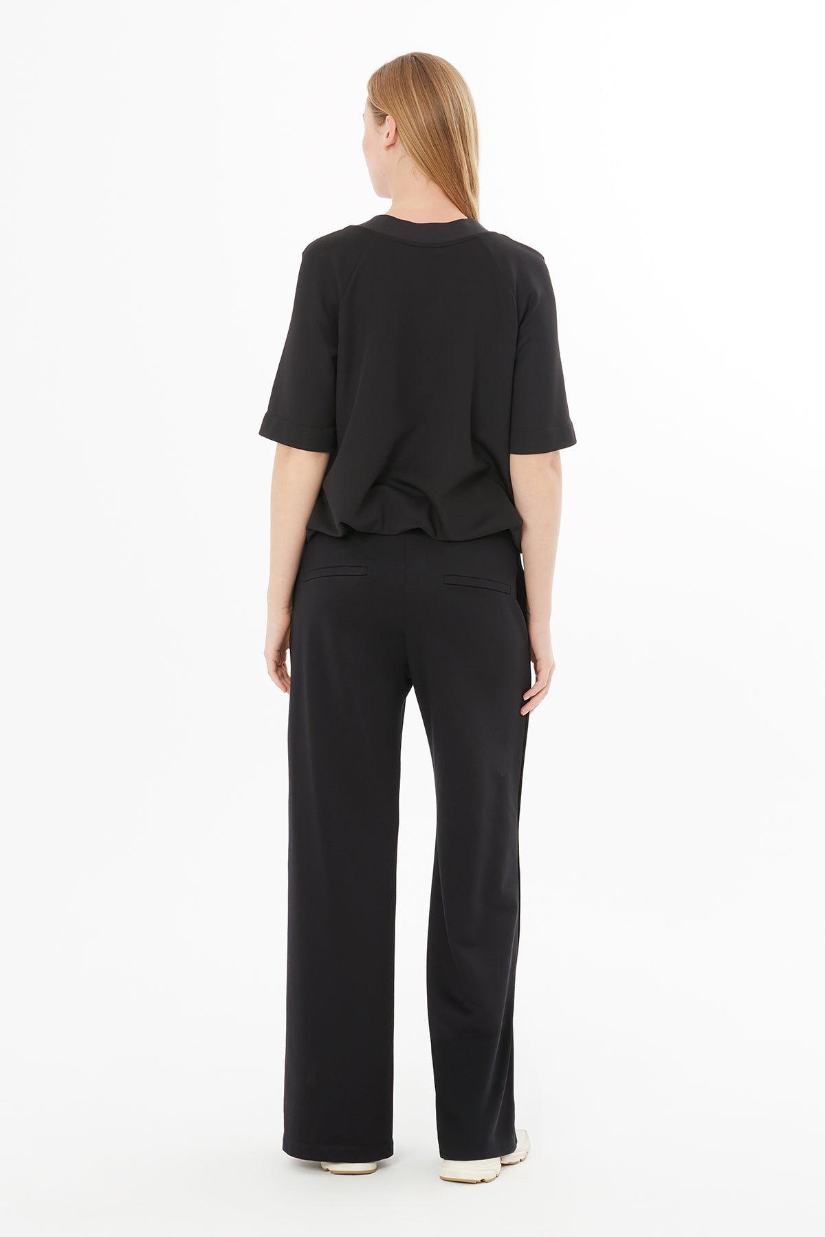 Nakış Detaylı alttan Büzgülü Bluz