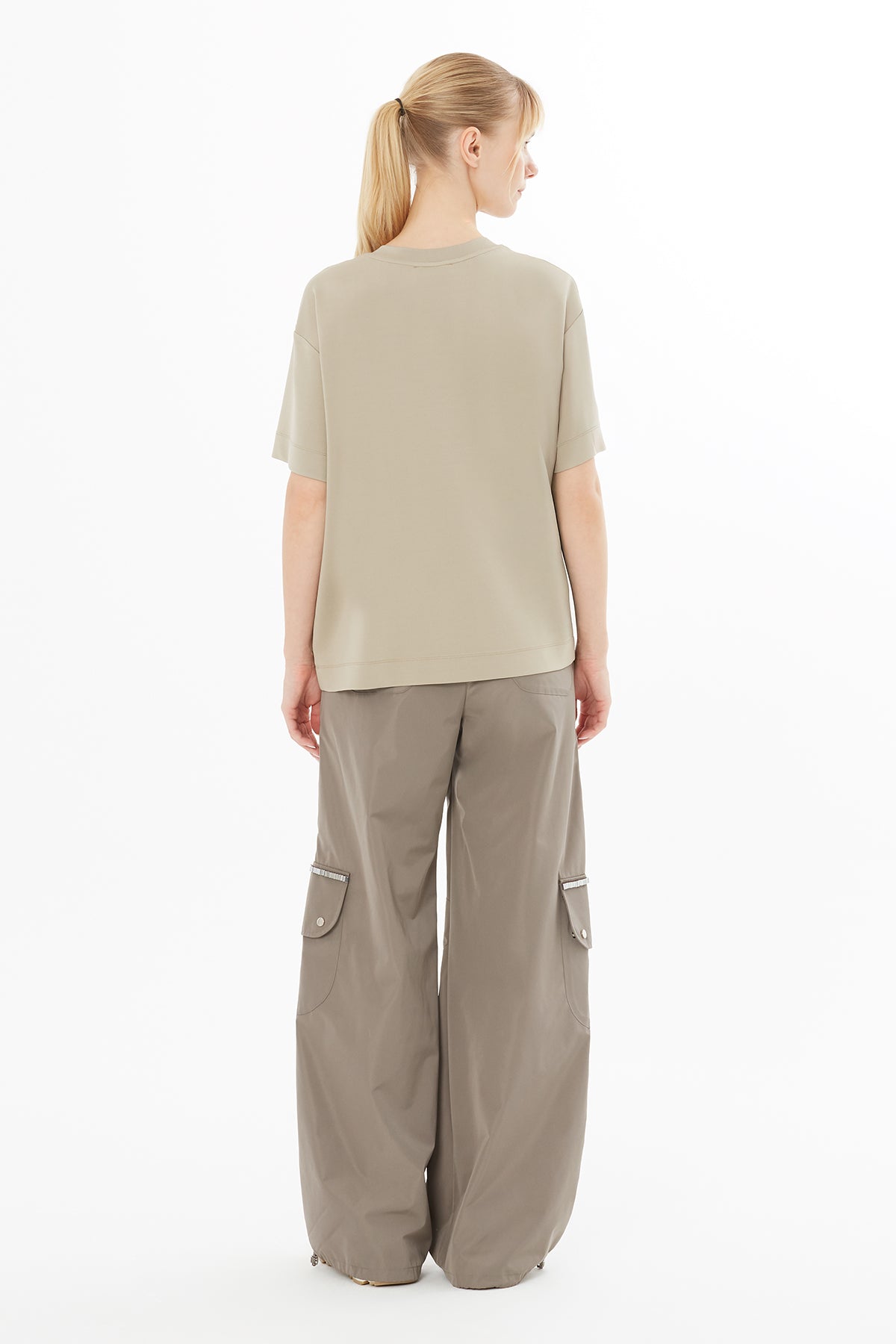 Beli İşleme Detaylı Büzgülü T-Shirt