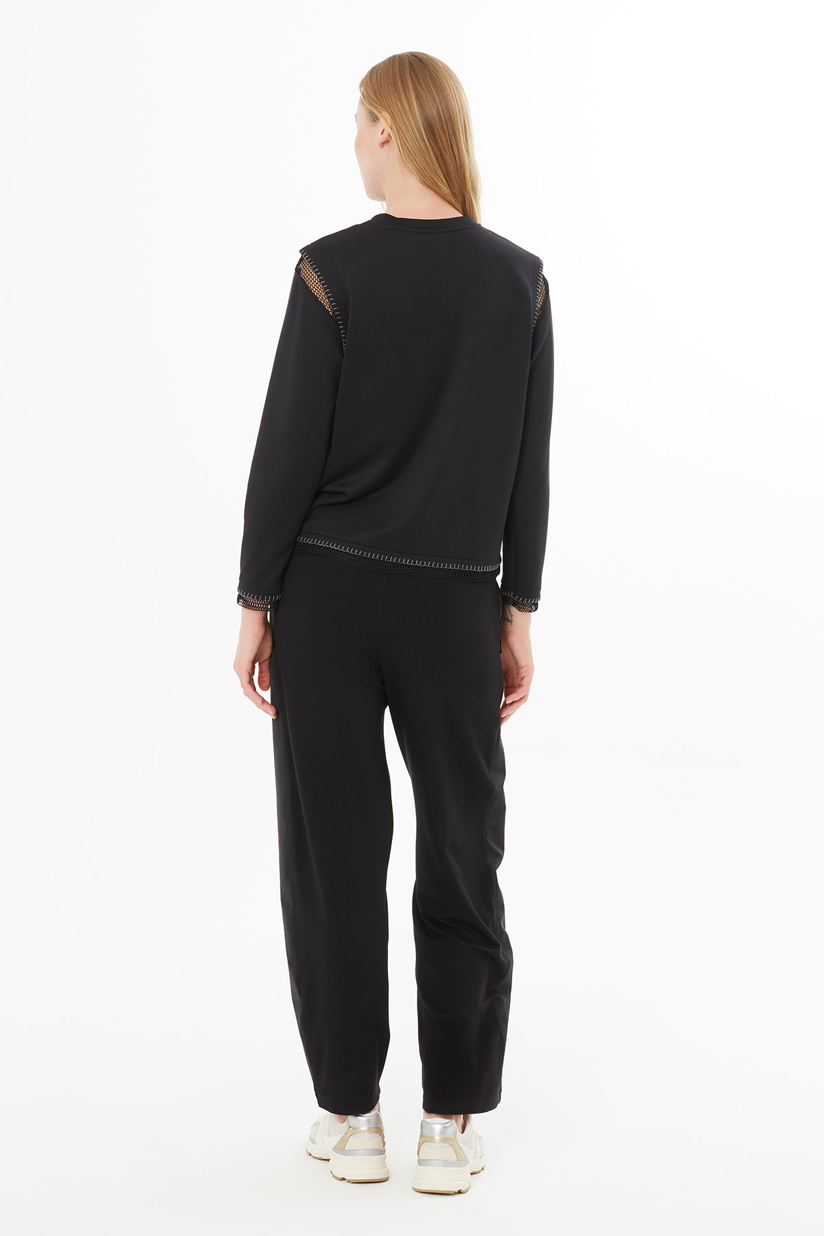 Dikiş Detaylı Transparn Nakışlı Sweatshirt