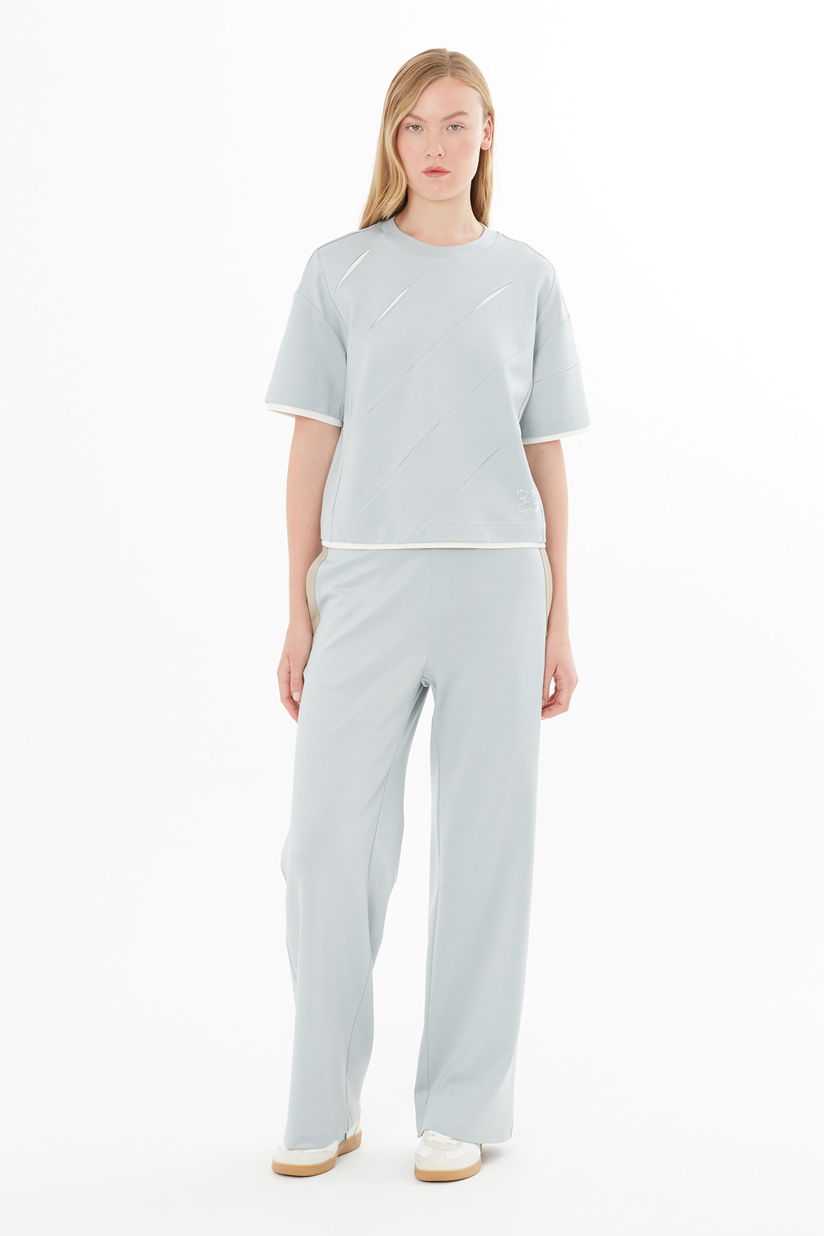 Kesik Detaylı Garnili T-Shirt