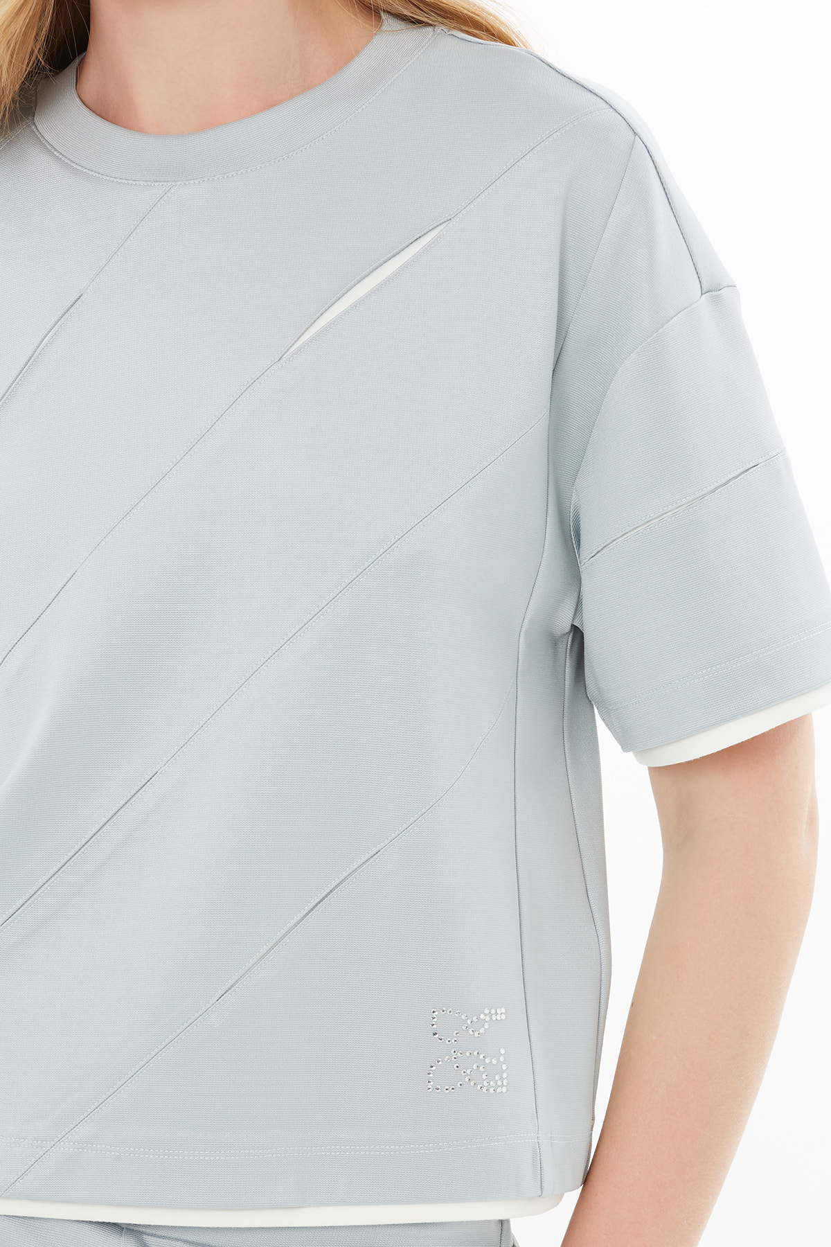 Kesik Detaylı Garnili T-Shirt