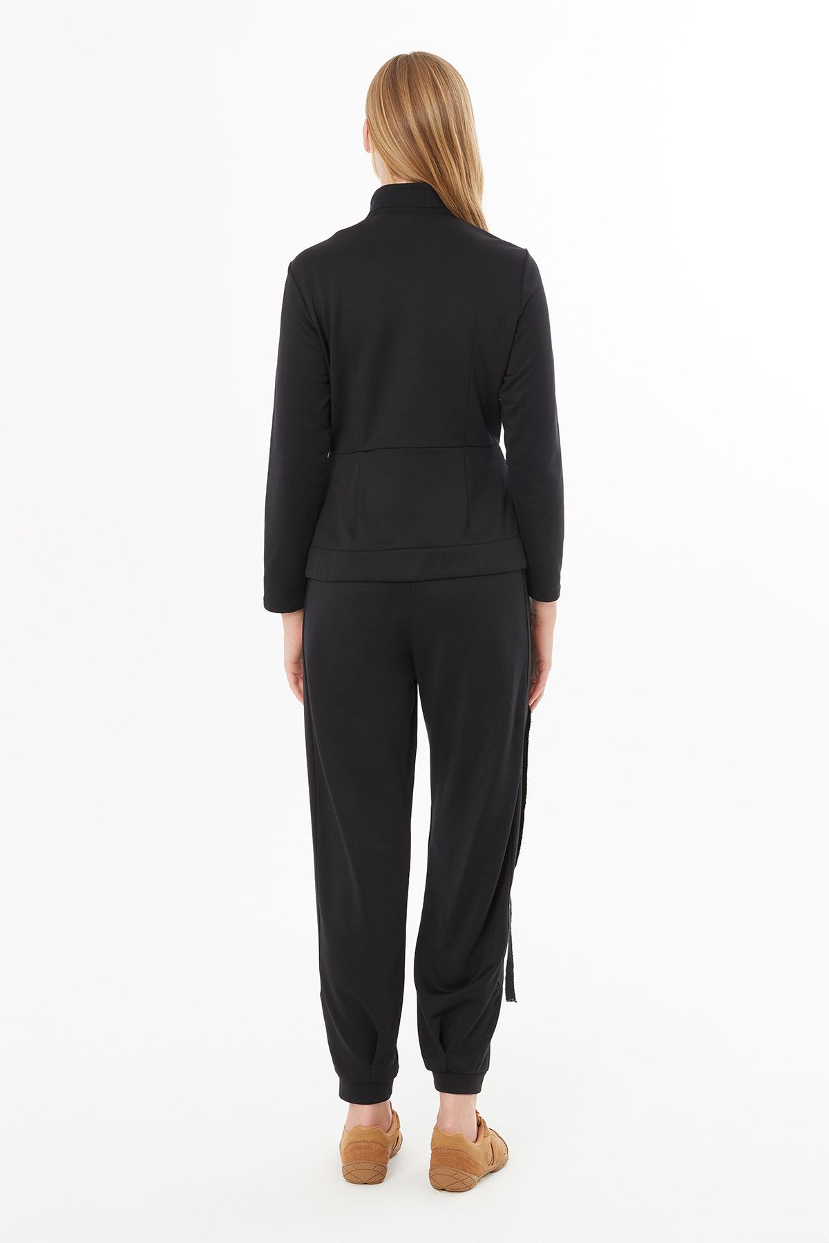 Aksesuar Detaylı Ceket