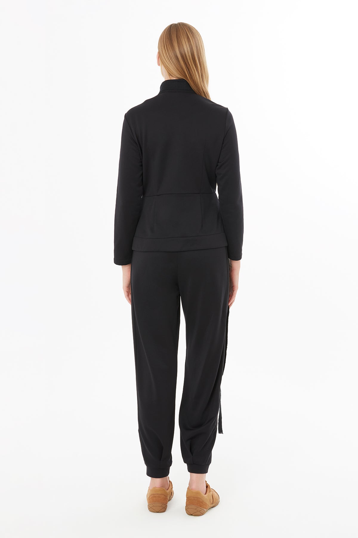 Aksesuar Detaylı Ceket