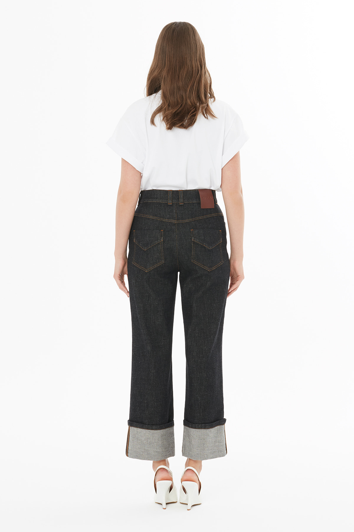 Paça Katlama Detaylı Jean