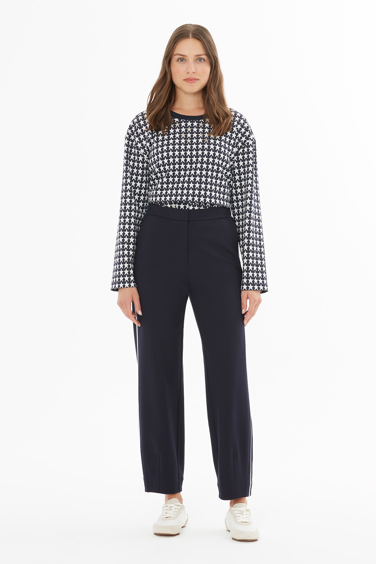 Yanları Çizgi Detaylı Pantolon