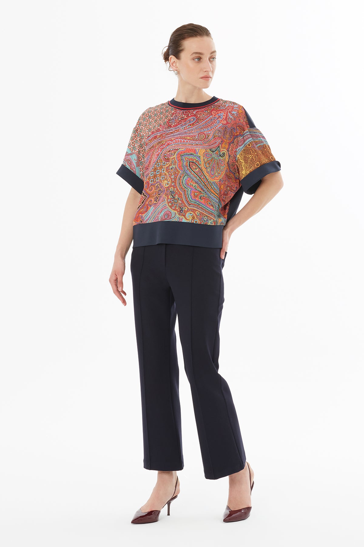 Yuvarlak Triko Yakalı Desenli T-Shirt