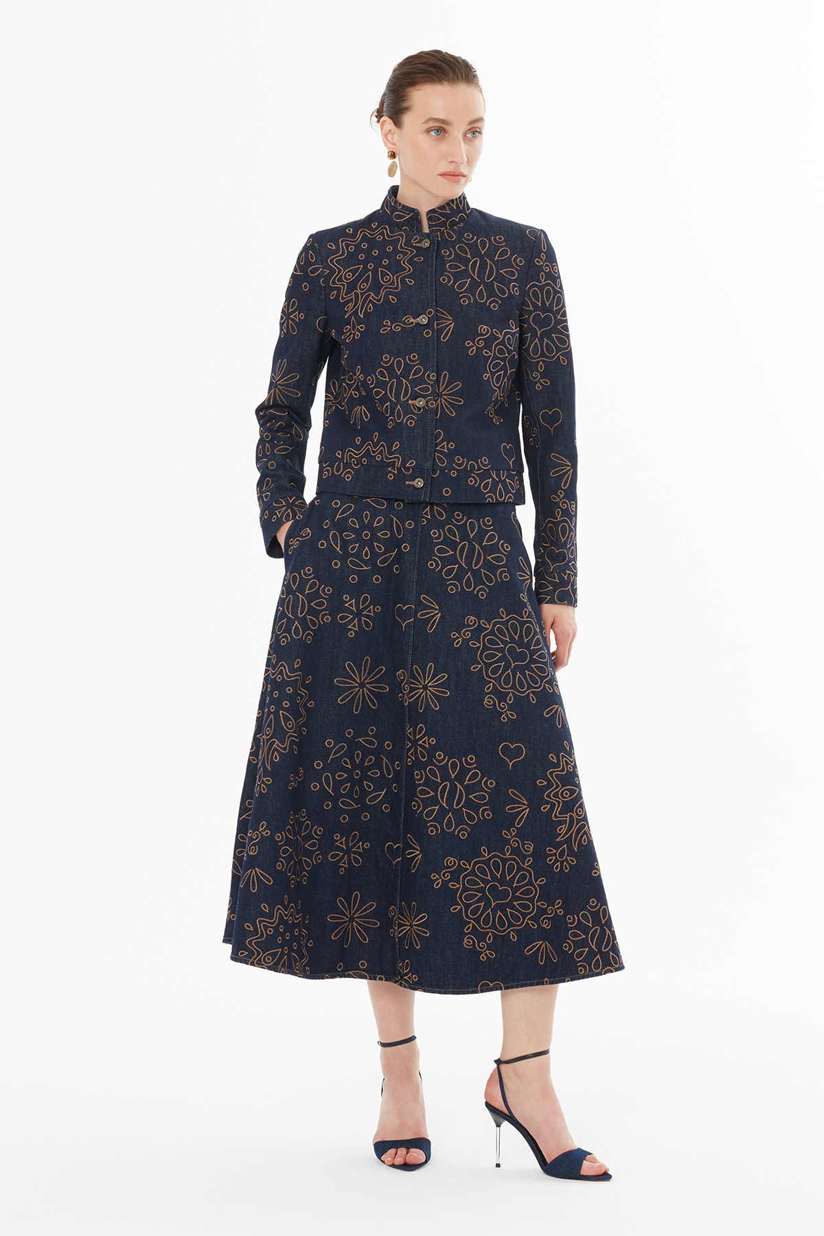 Kontrast Nakış Detaylı Ceket