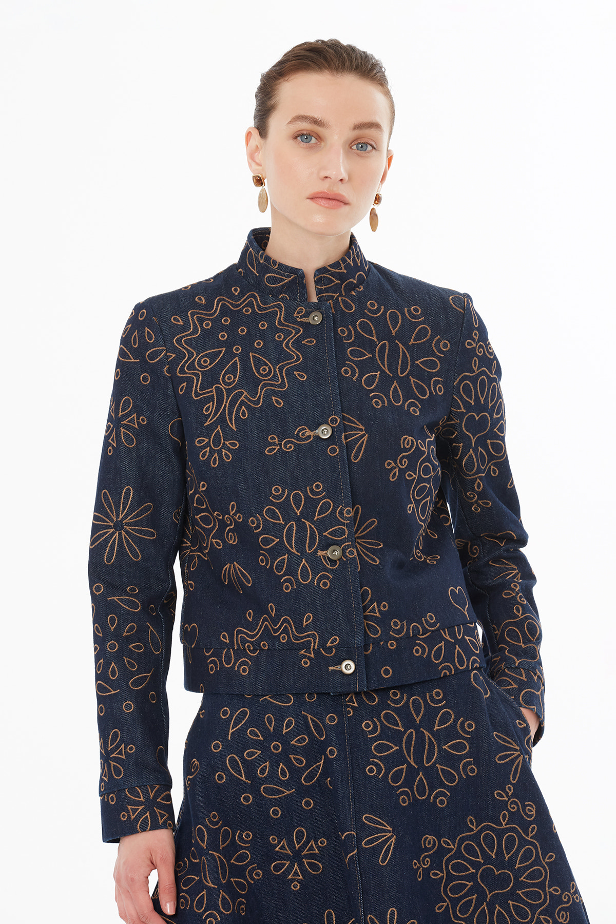 Kontrast Nakış Detaylı Ceket