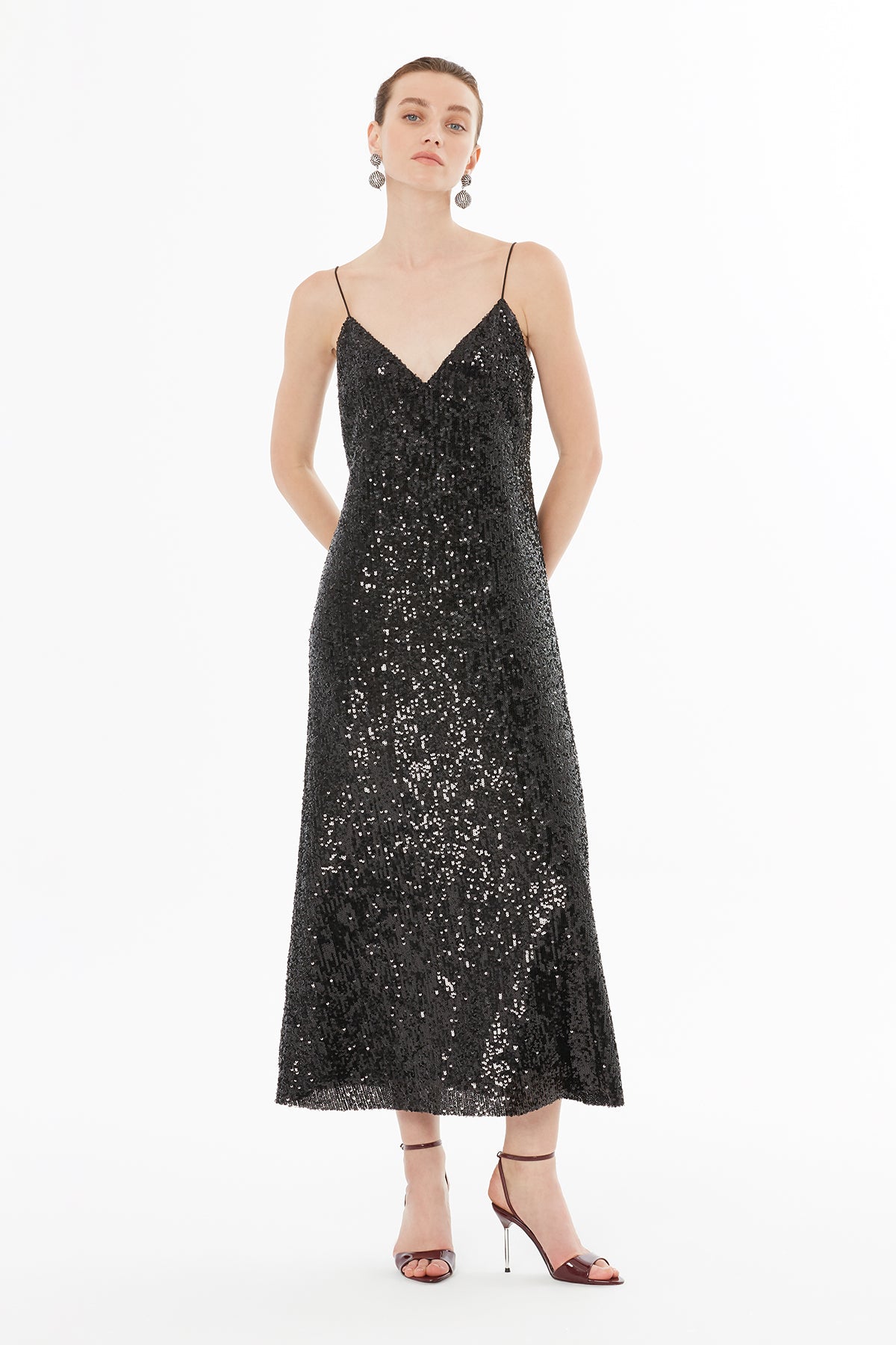 İnce Askılı V Yaka Saten Elbise