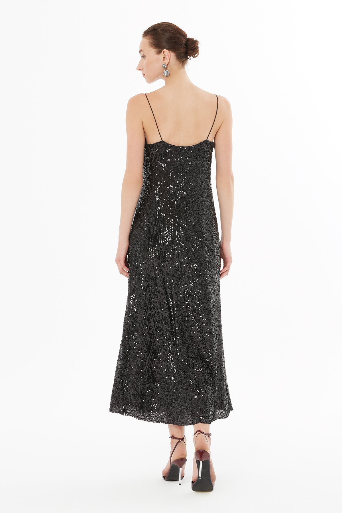 İnce Askılı V Yaka Saten Maxi Elbise