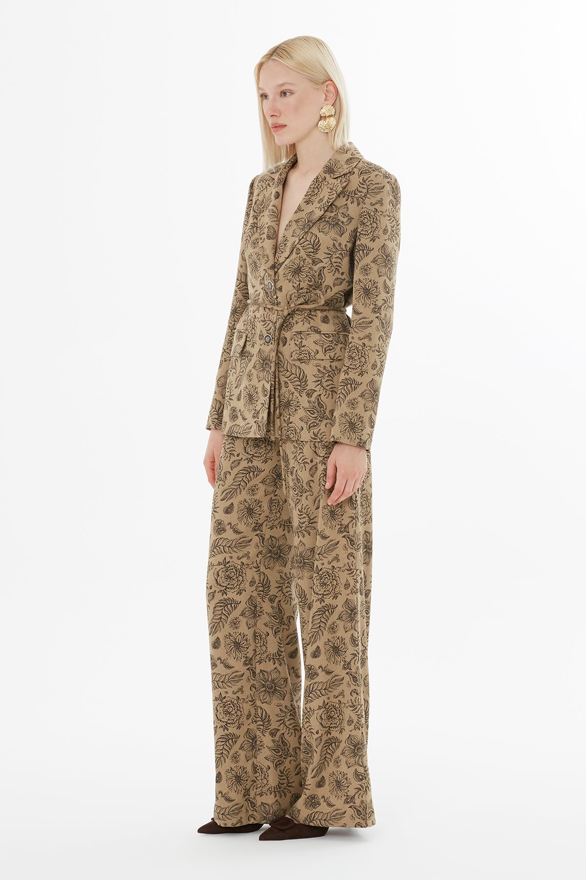 Bağlamalı Desenli Ceket Ve Pileli Pantolonlu Takım