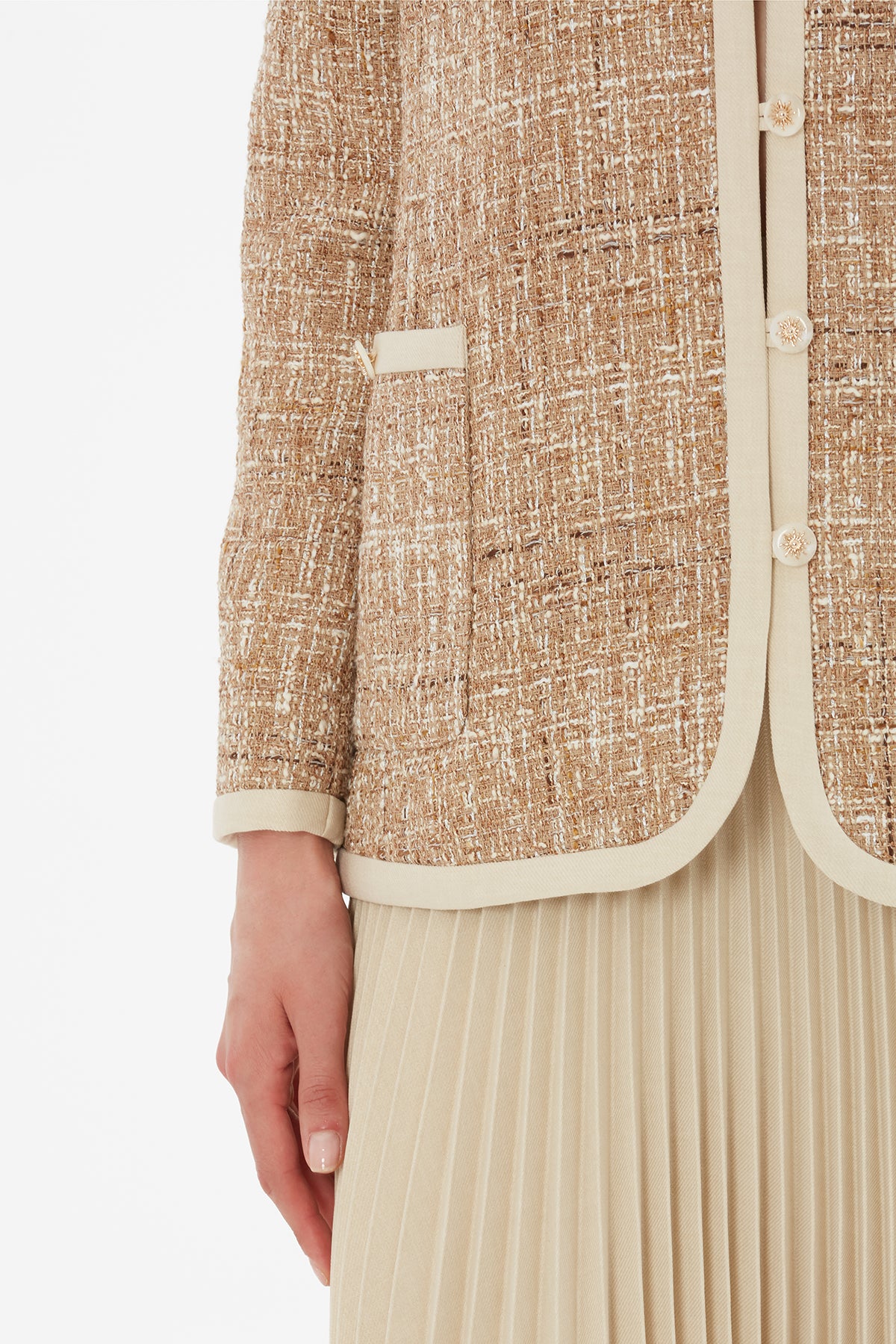 Düğme Kapamalı Ceket Ve Piliseli Etek