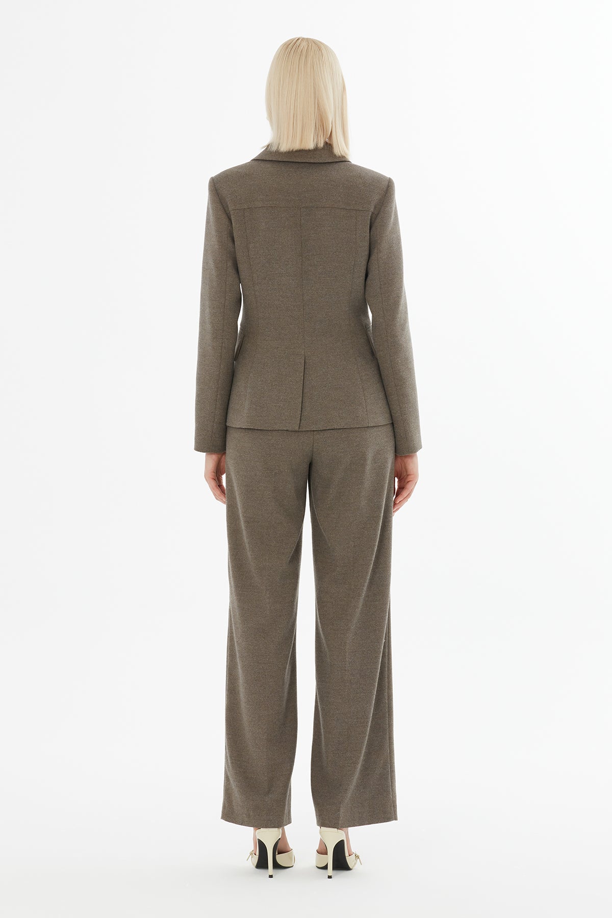 Kruvaze Kapamalı Ceket Ve Pantolonlu Takım