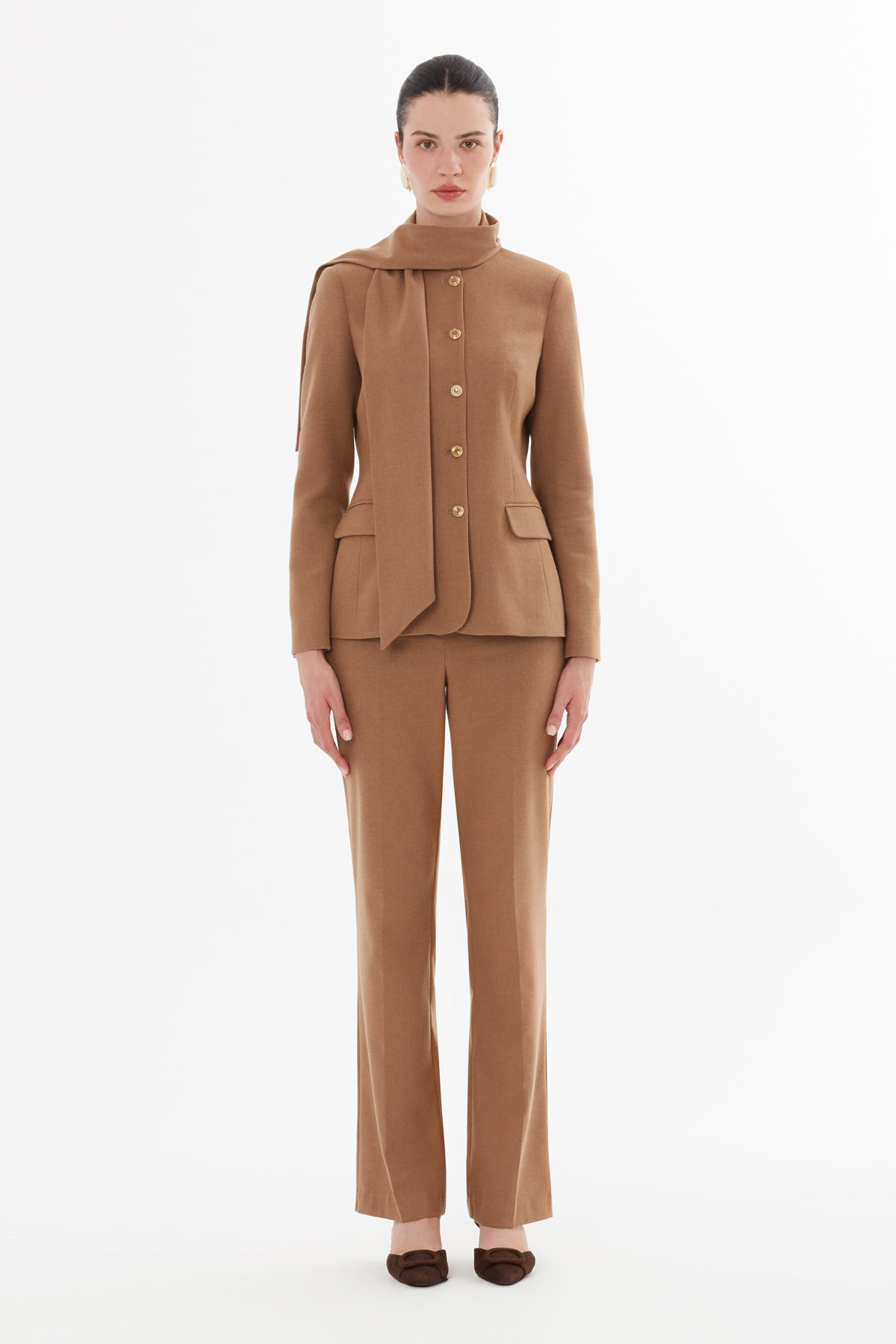 Şal Yakalı Düğme Kapamalı Pantolonlu Takım