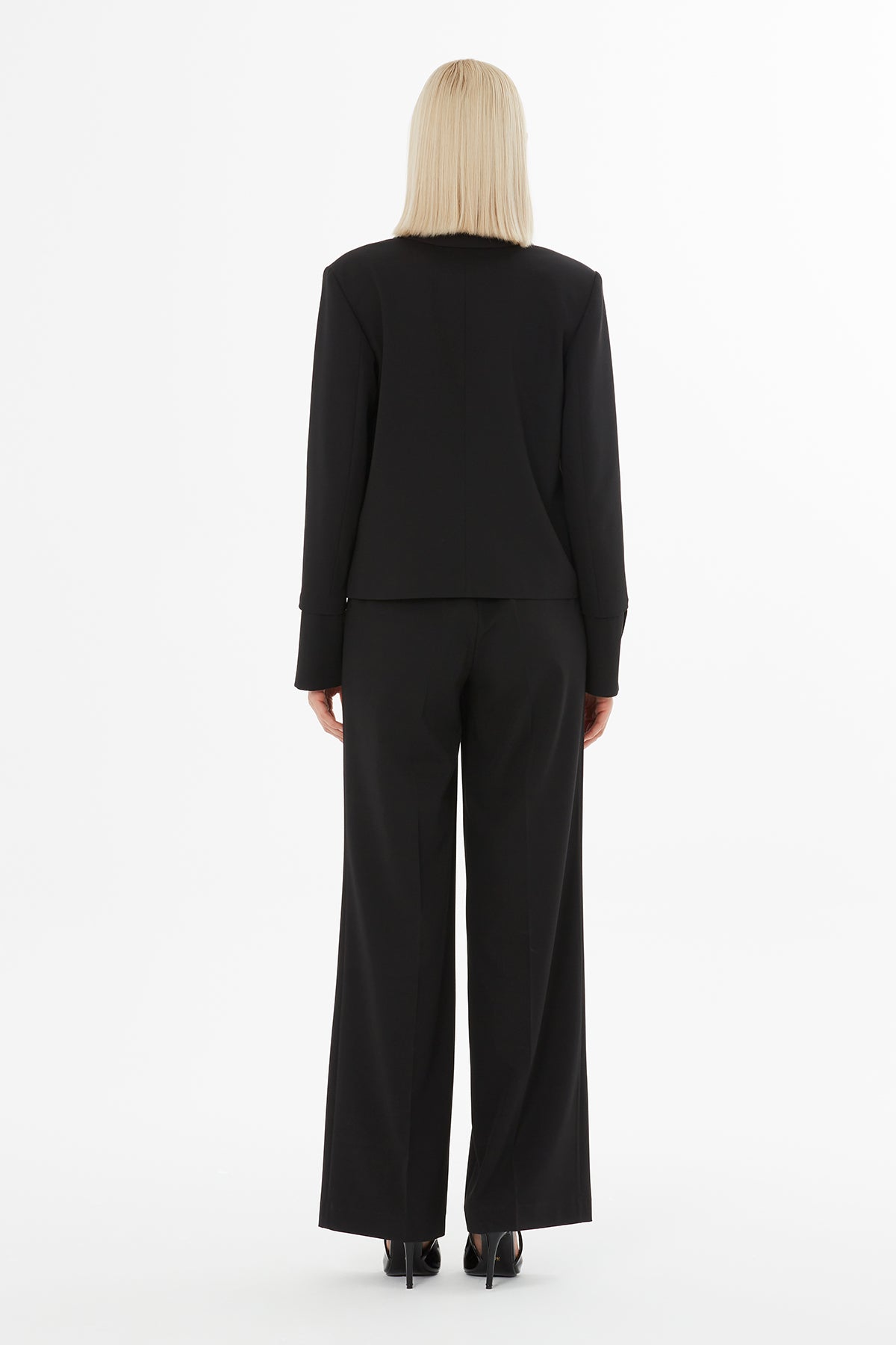 Kruvaze Kapamalı Ceket Ve Pantolonlu Takım