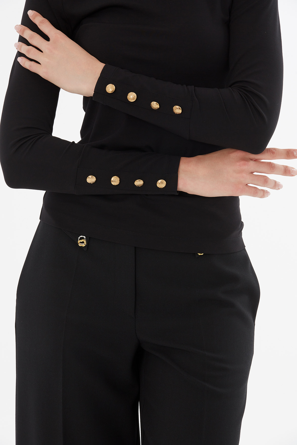 Kol Düğmeli Boğazlı Kazak