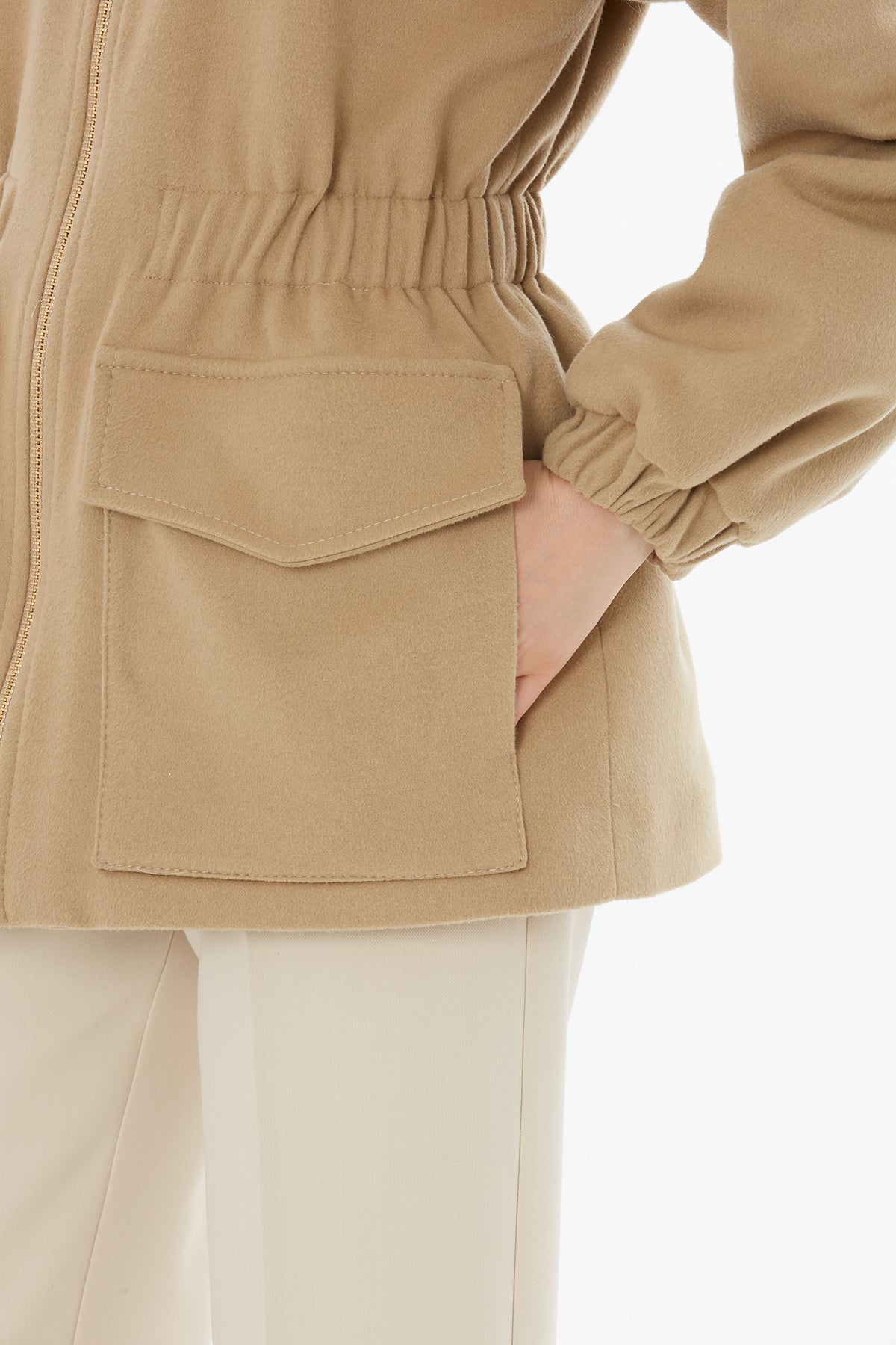 Yakası Kürklü Belden Lastikli Uzun Mont