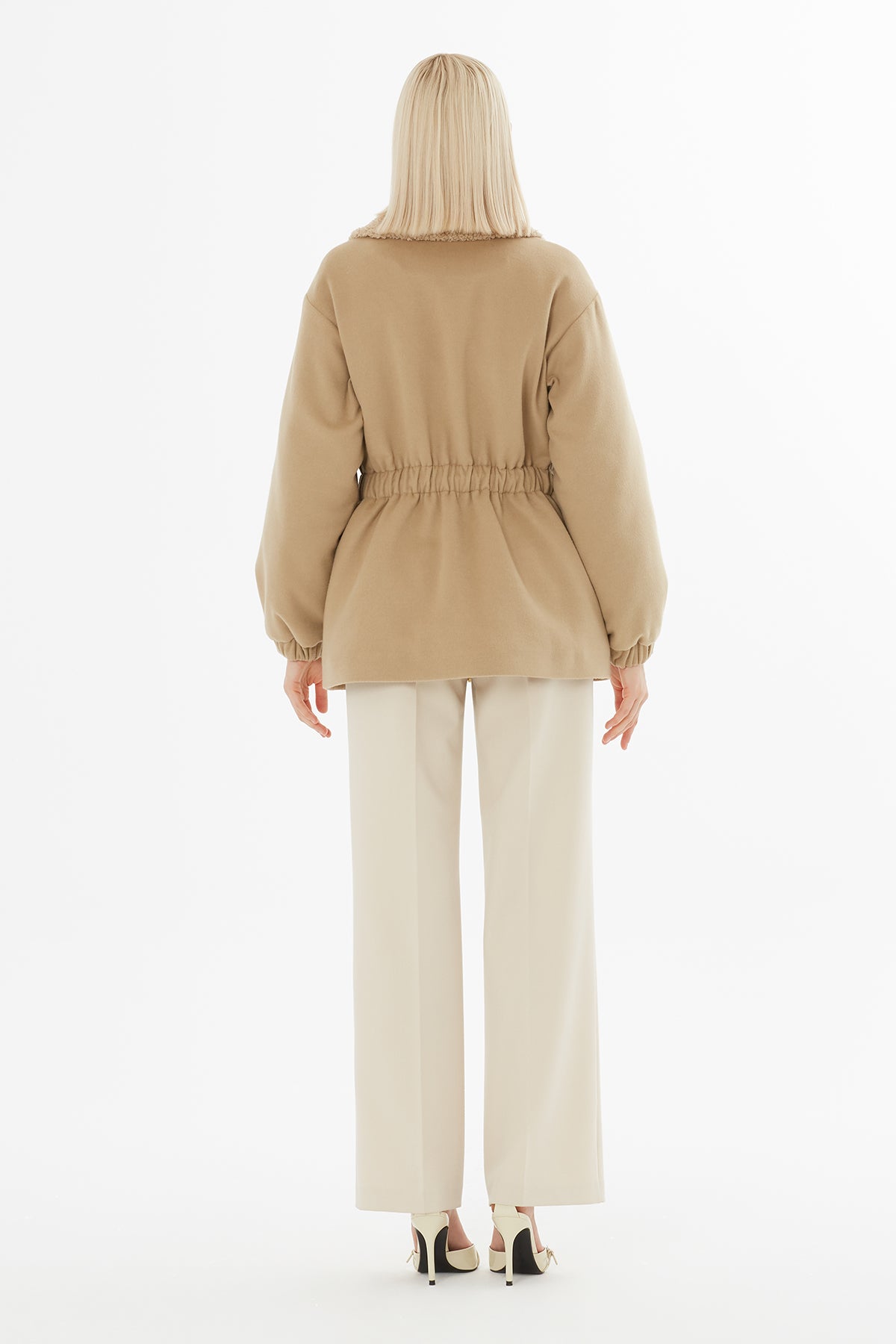 Yakası Kürklü Belden Lastikli Uzun Mont