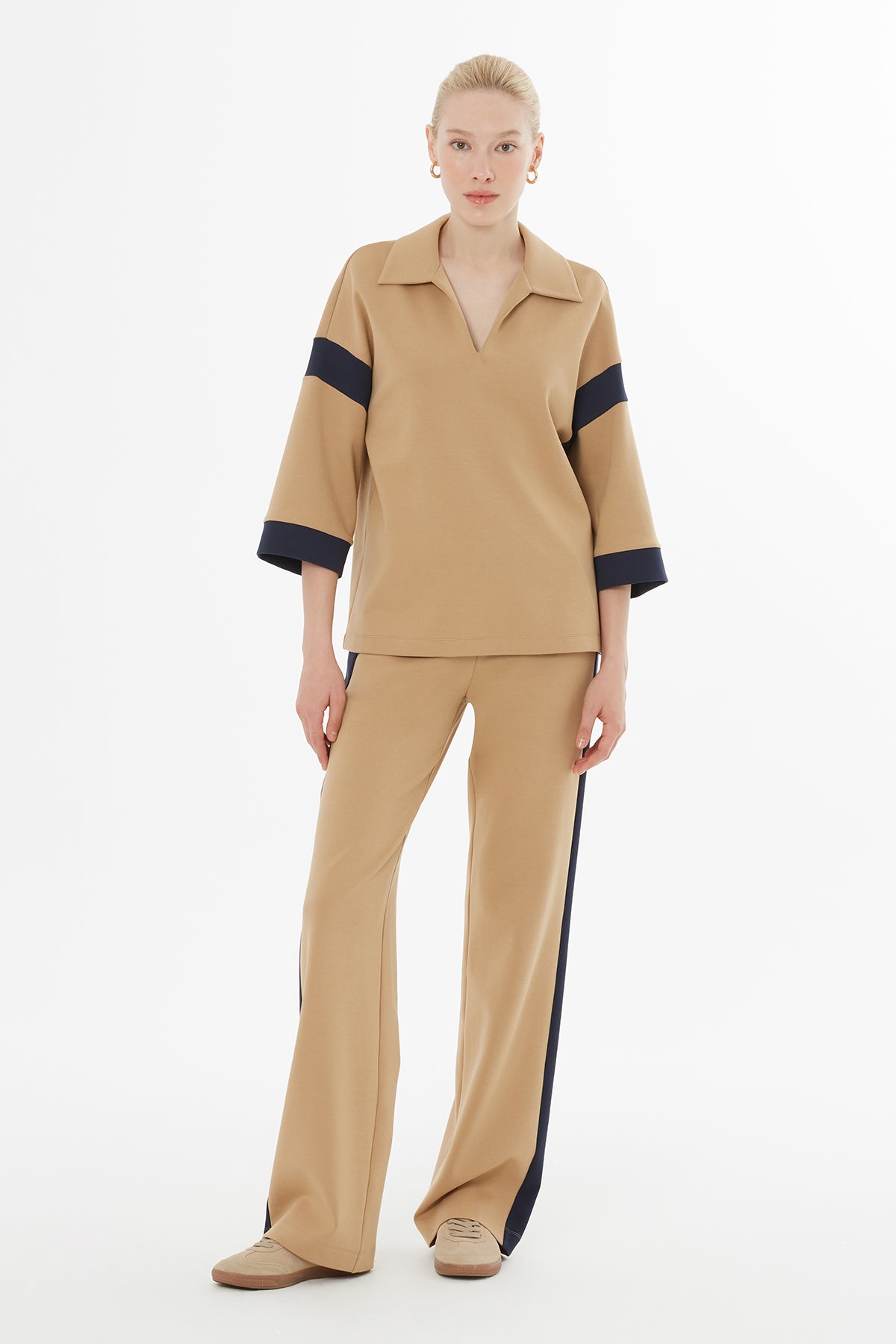 V Yaka Garnili Eşofman Takımı