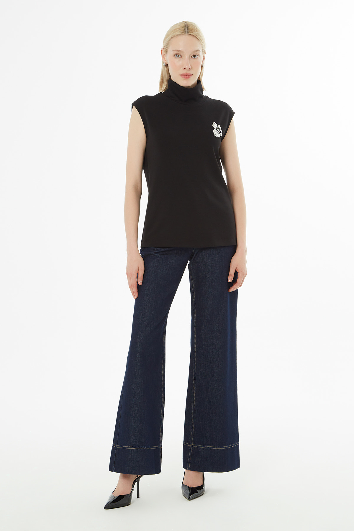 Dikme Aksesuar Detaylı Bluz