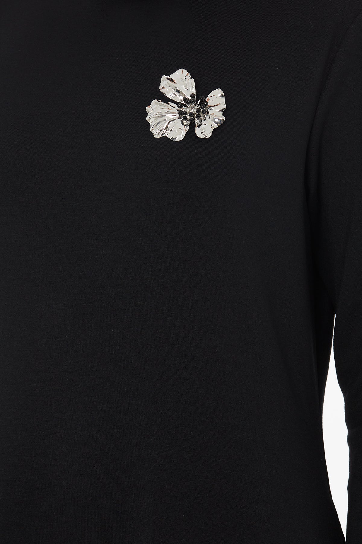 Boğazlı Broş Detaylı Uzun Elbise