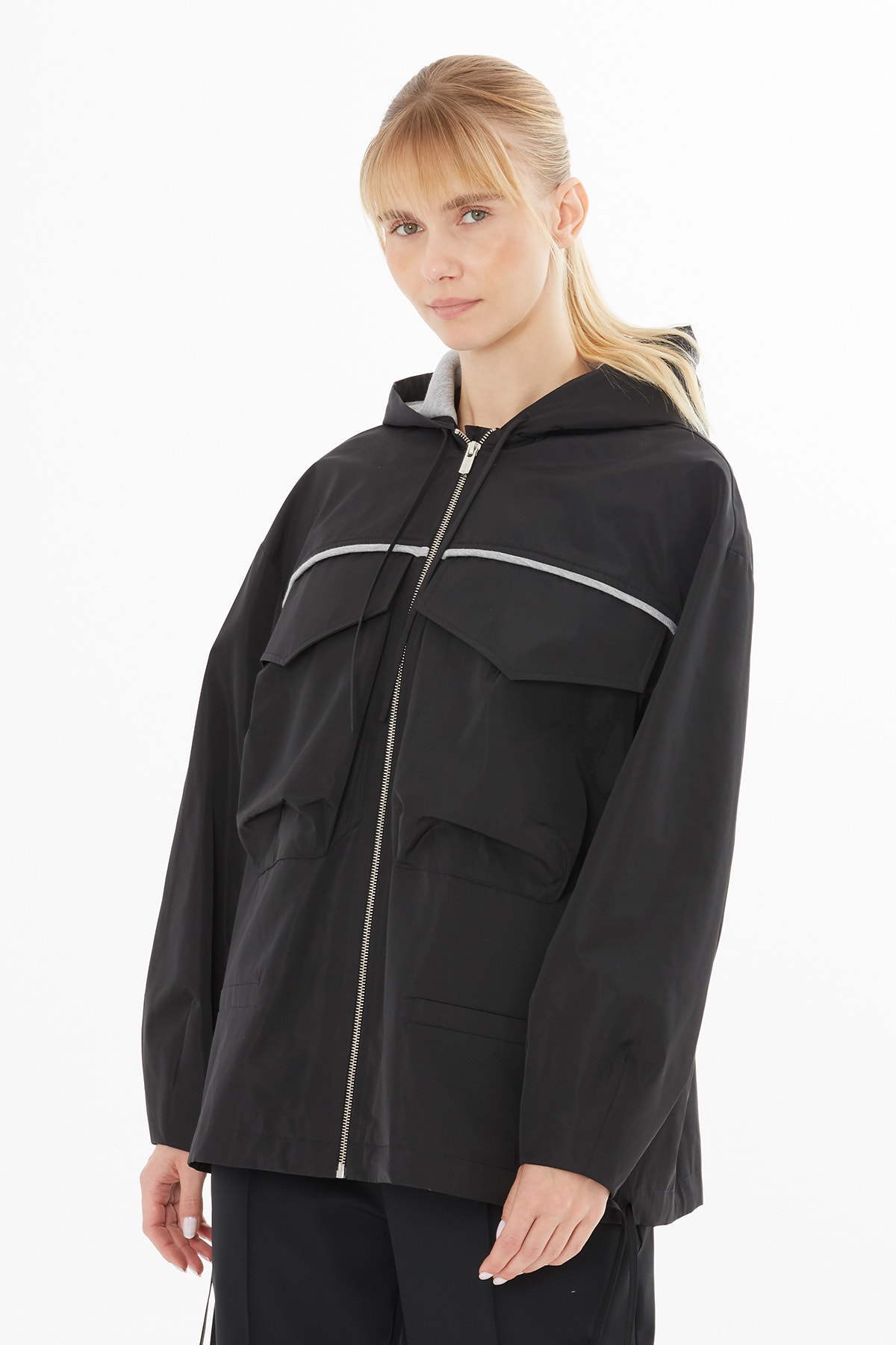 Kapüşon Yaka Fermuar Kapamalı Ceket