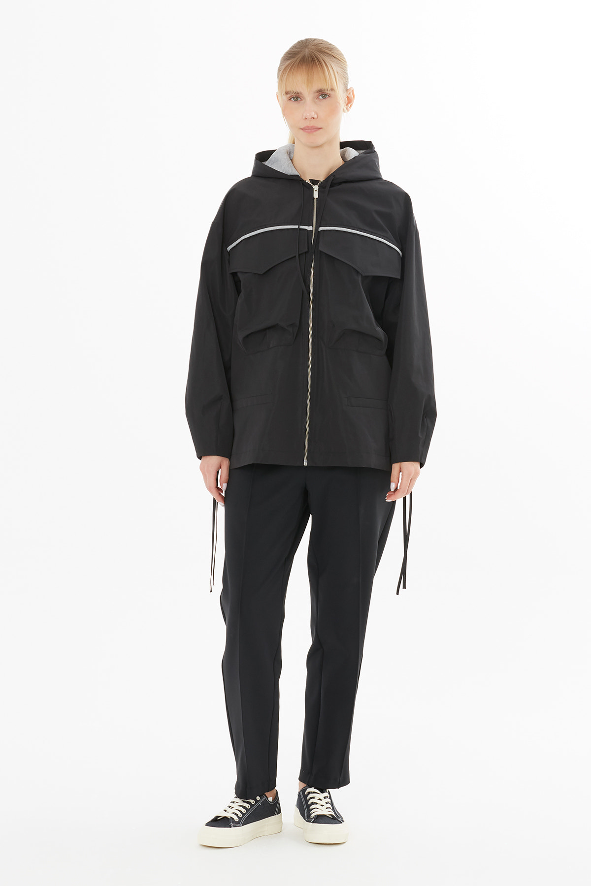 Kapüşon Yaka Fermuar Kapamalı Ceket