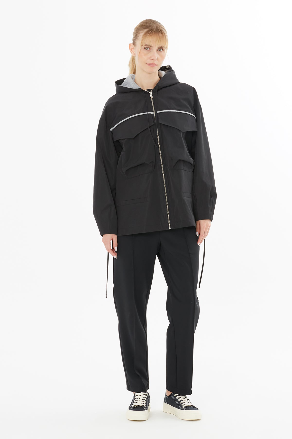 Kapüşon Yaka Fermuar Kapamalı Ceket