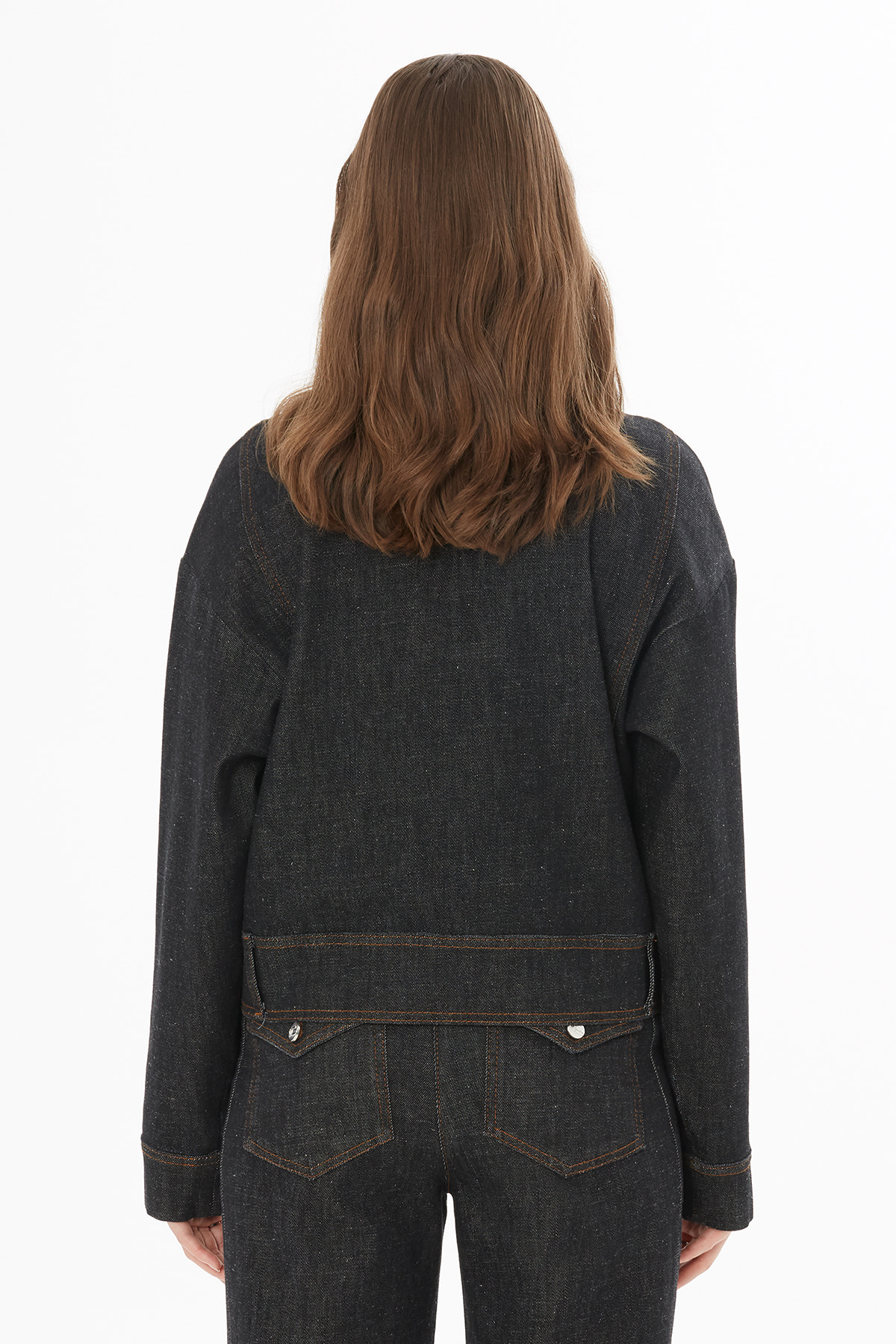 Dik Yakacepli Düğme Kapamalı Uzun Kollu Ceket