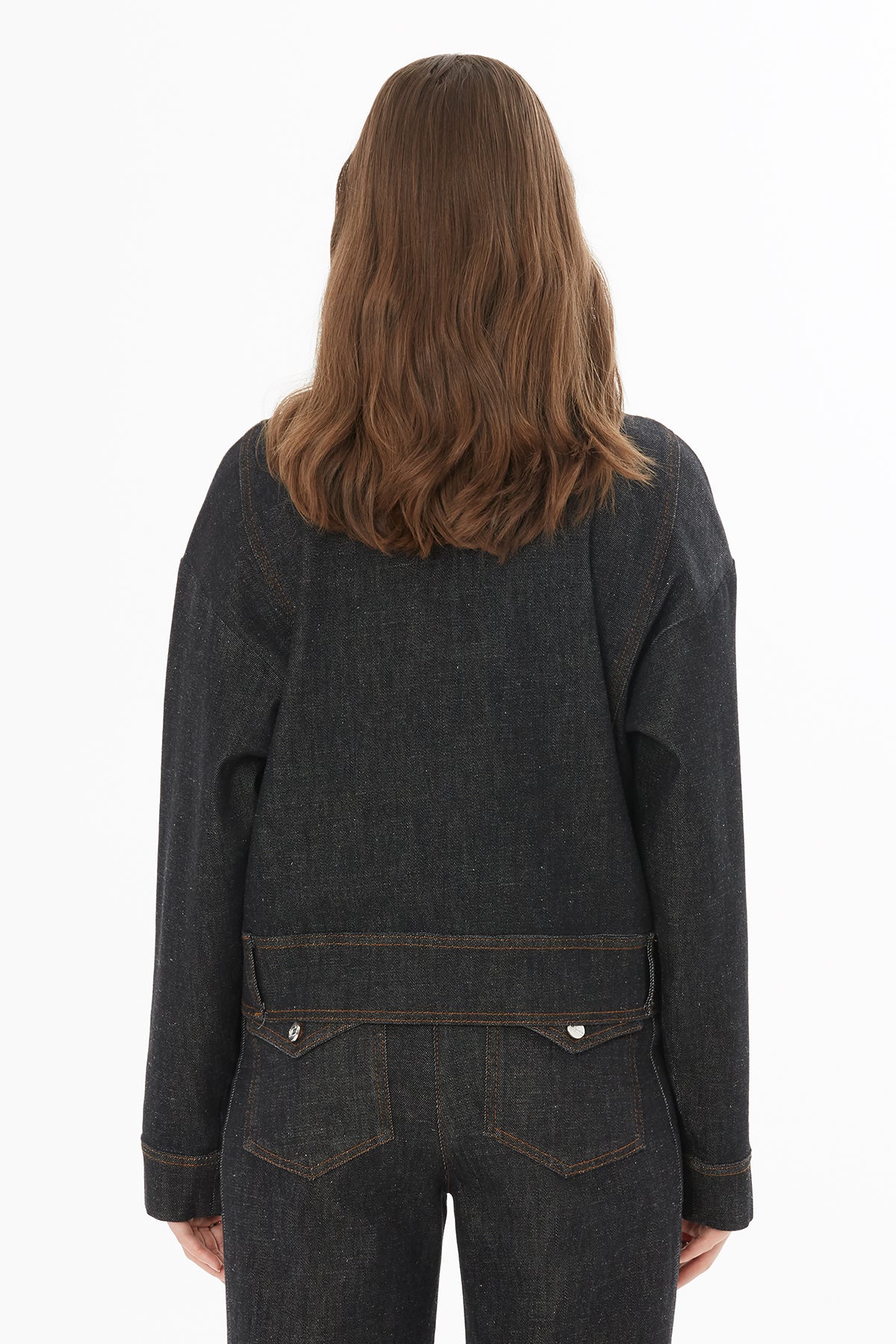 Dik Yakacepli Düğme Kapamalı Uzun Kollu Ceket