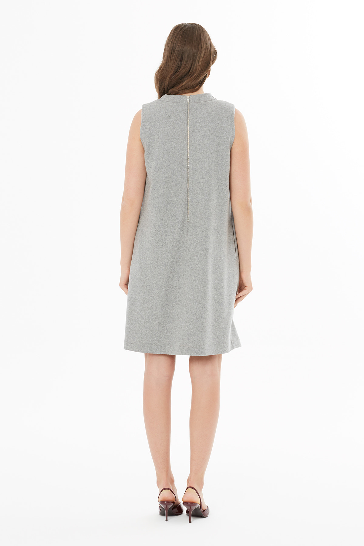 Degaje Yaka Boncuk İşleme Detaylı Sıfır Kol Mini Elbise