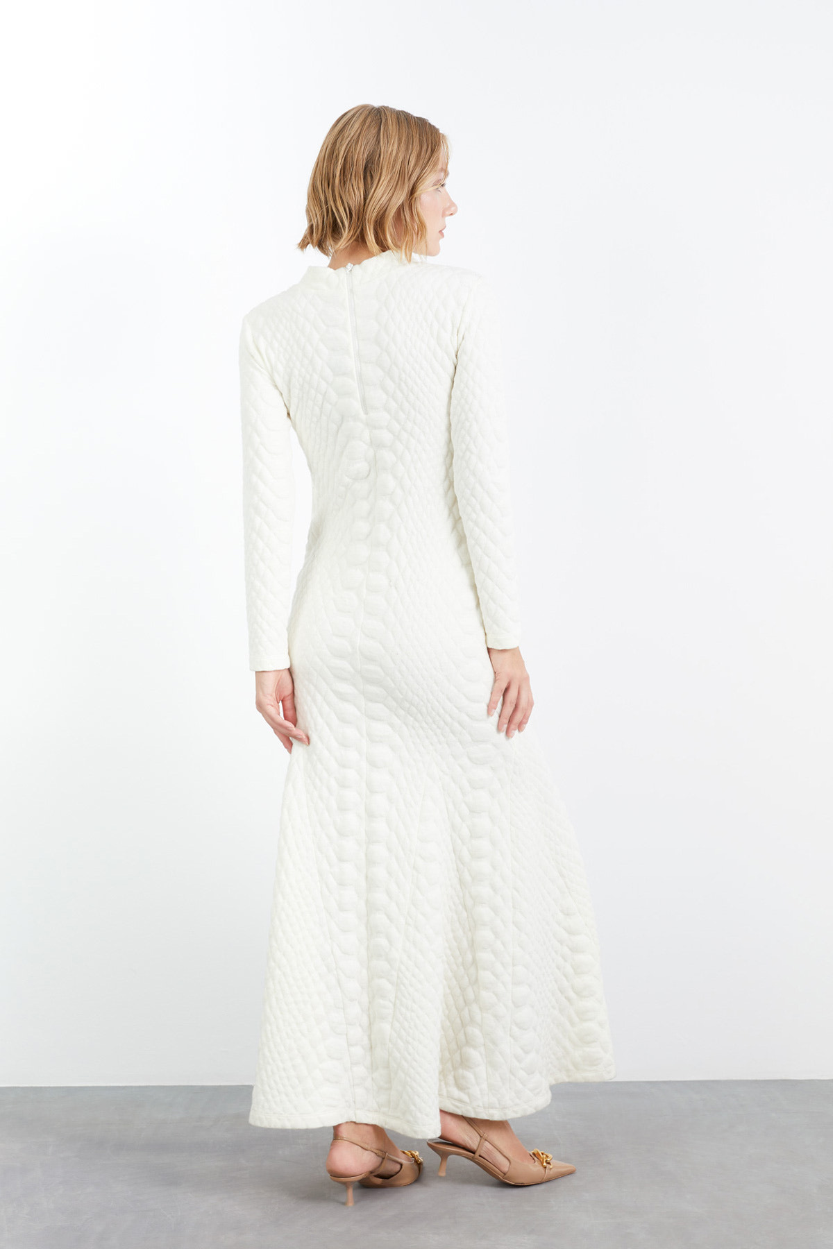 Volan Detaylı Maxi Boy Yılan Desenli Örme Elbise