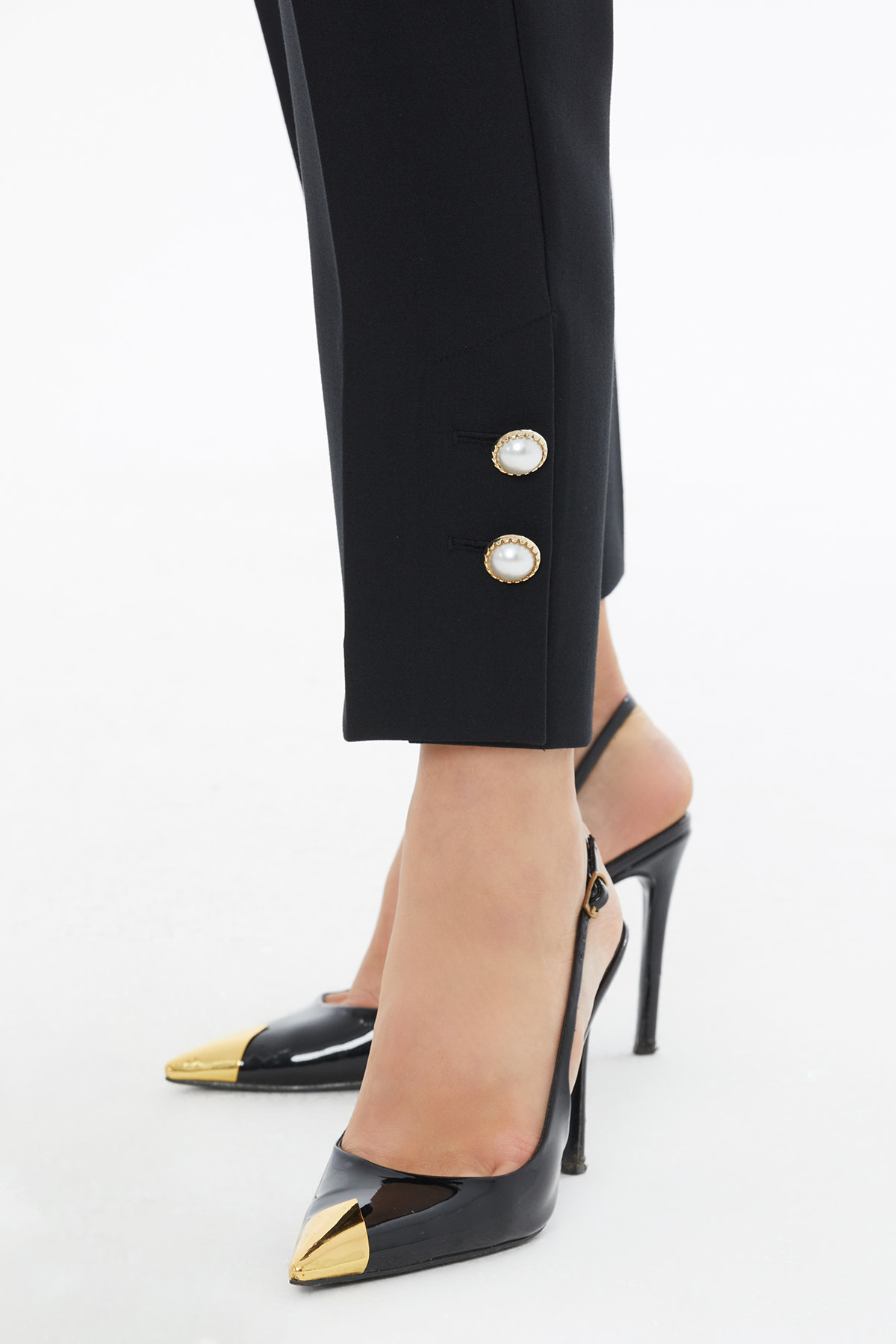 Düğme Detaylı Yüksek Bel Havuç Pantolon