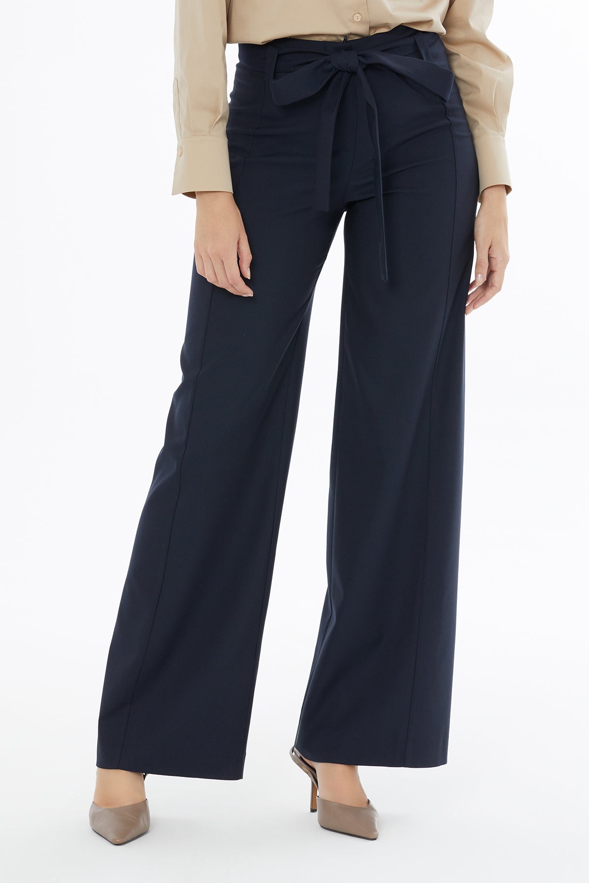 Arkası Düğme Detaylı Pantolon