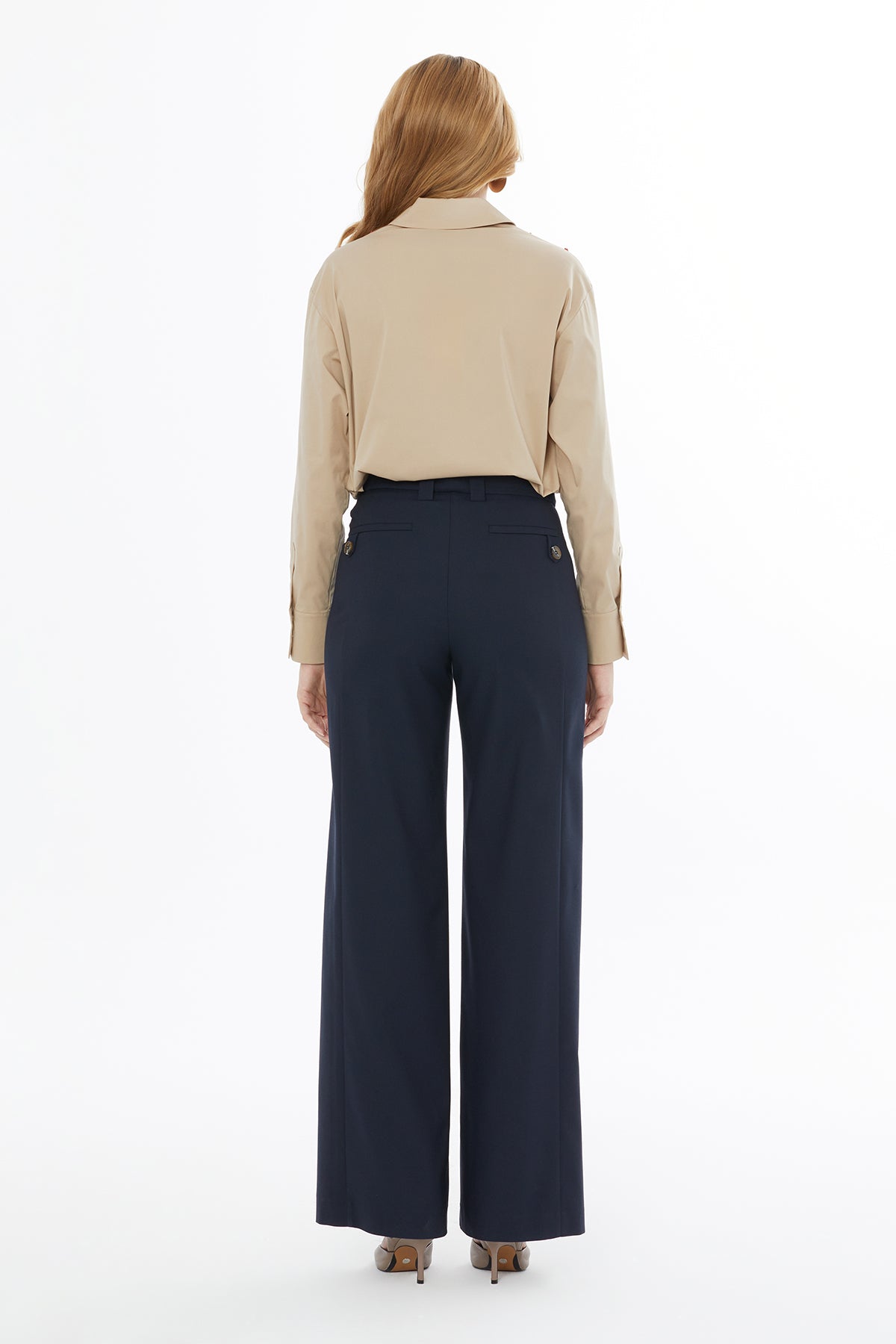 Arkası Düğme Detaylı Pantolon