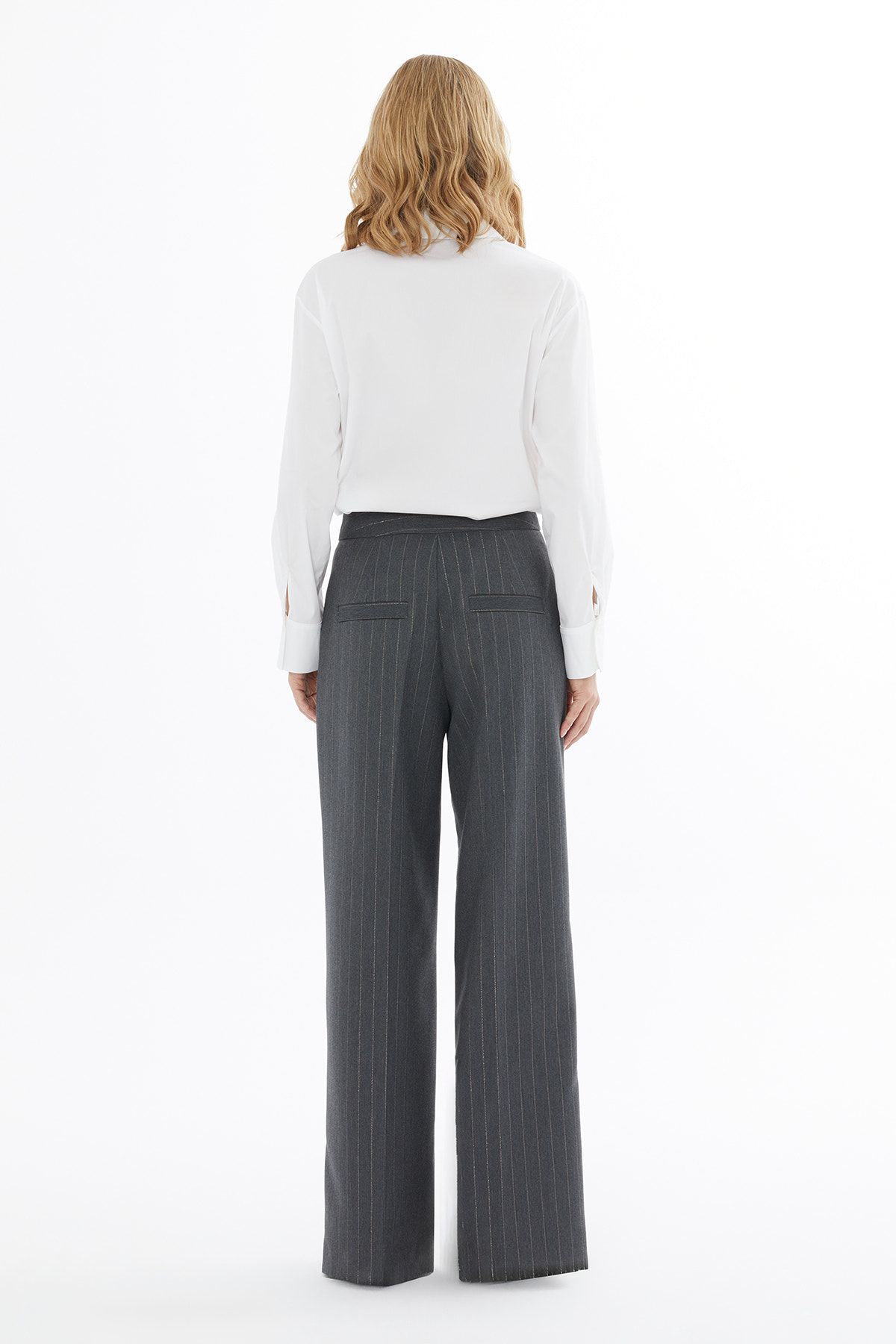 Pili Detaylı Cepli Çizgili Pantolon