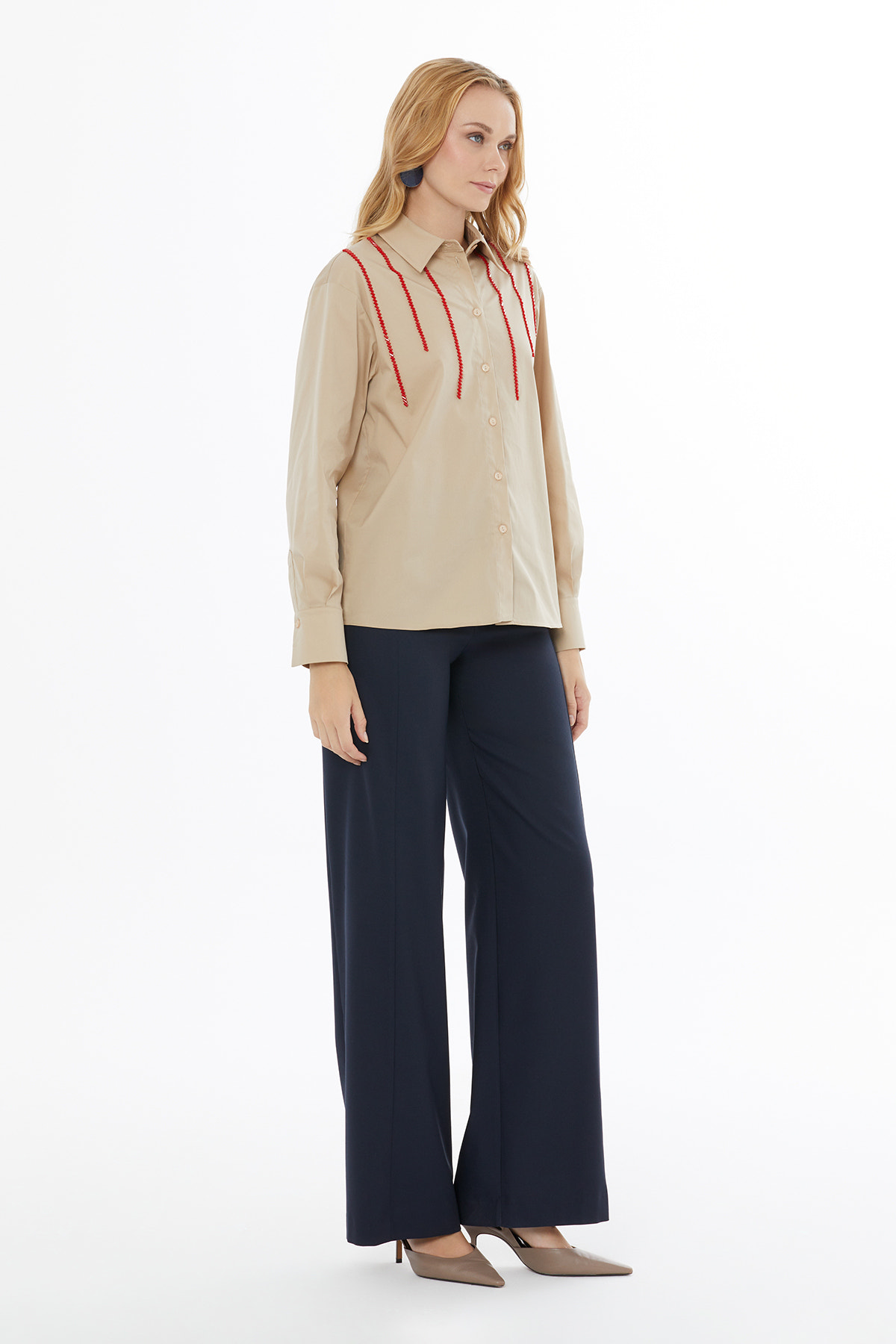 Gömlek Yakalı Boncuk İşlemeli Gömlek