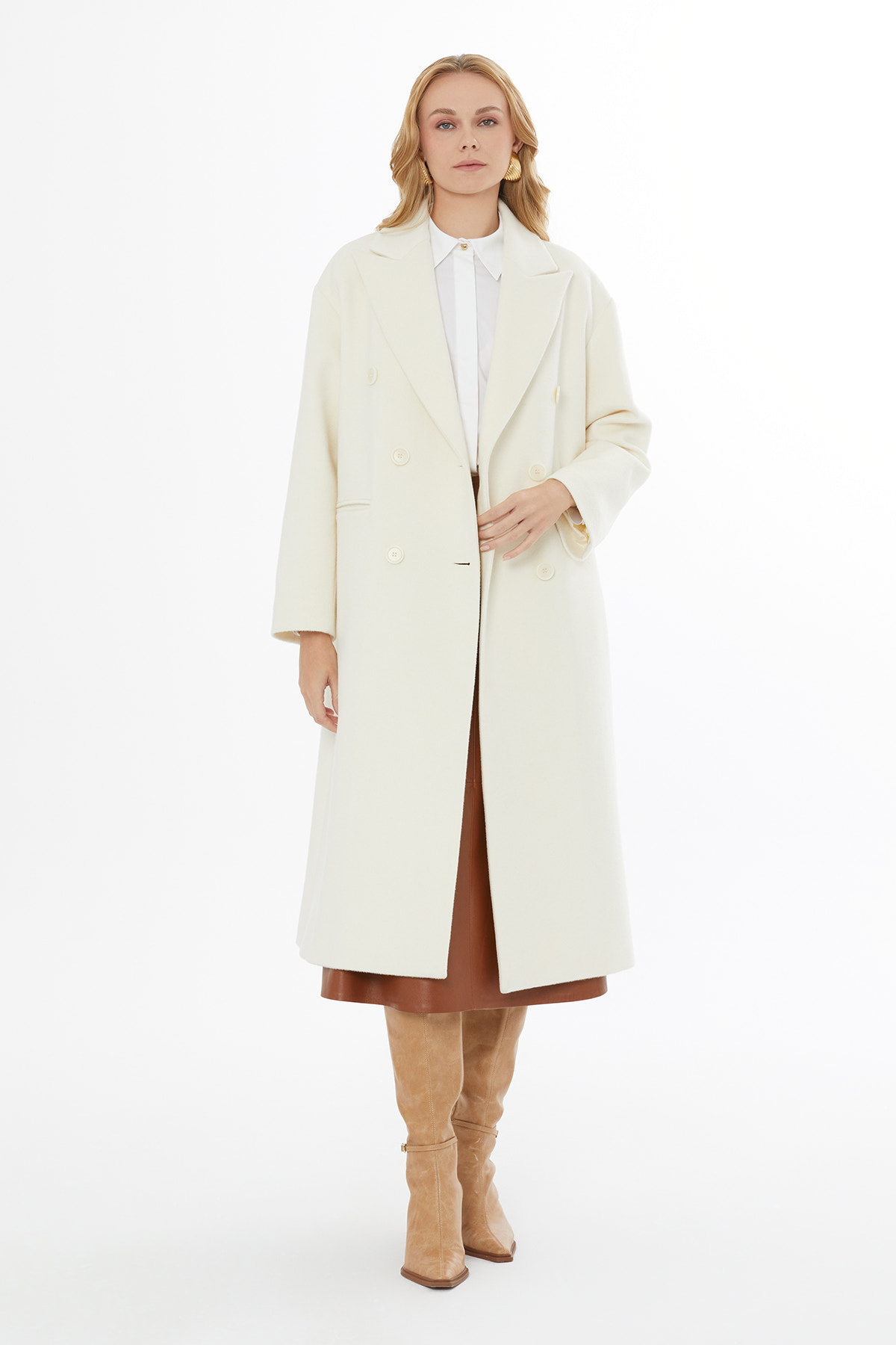 Erkek Yakalı Arkadan Kapalı Yırtmaçlı Kaban