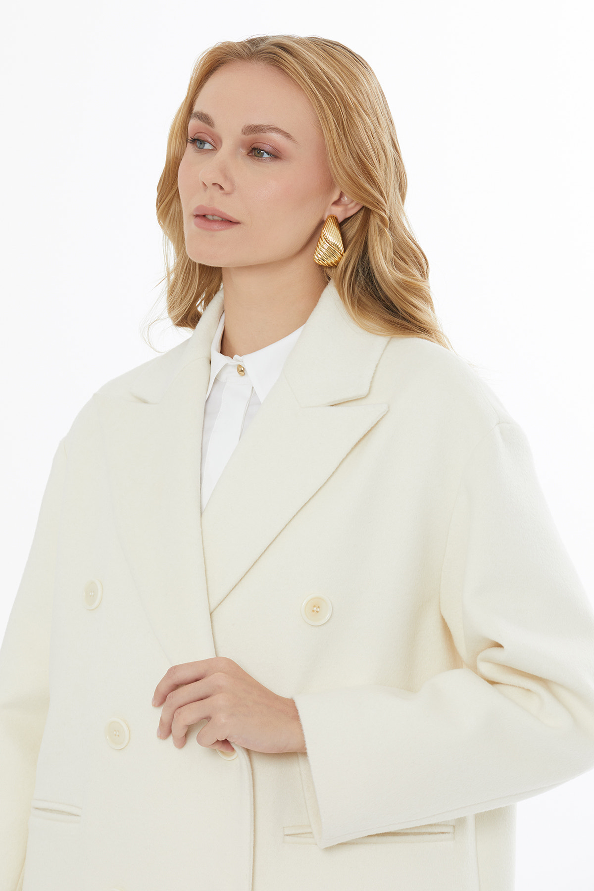 Erkek Yakalı Arkadan Kapalı Yırtmaçlı Kaban