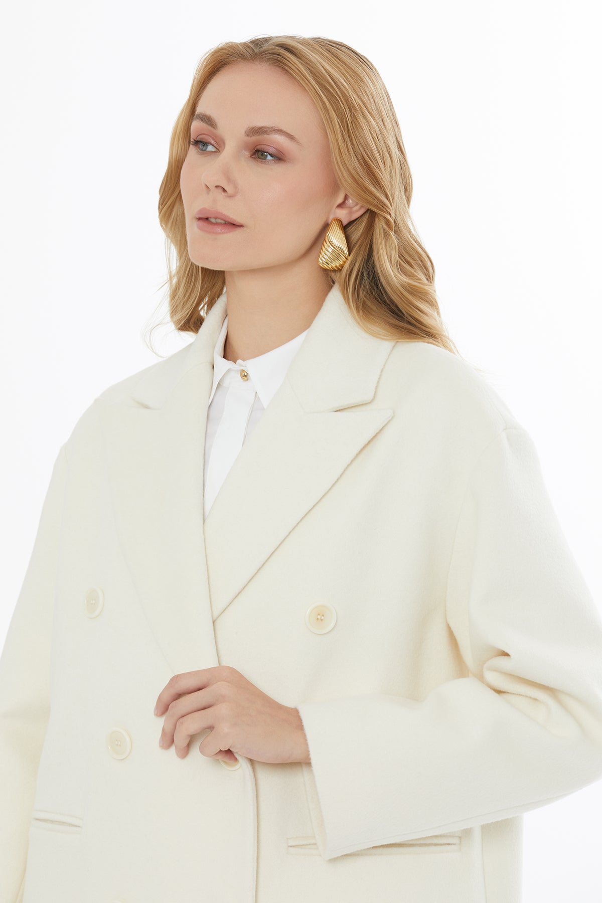 Erkek Yakalı Arkadan Kapalı Yırtmaçlı Kaban