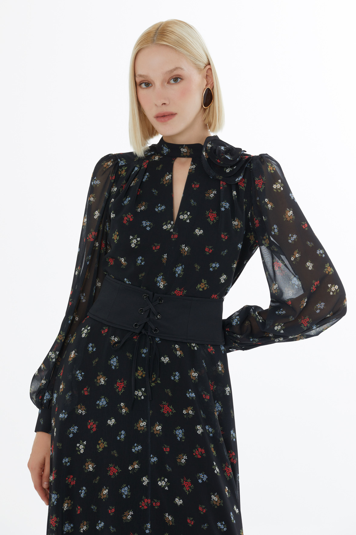 Gül Detaylı Desenli Maxi Elbise