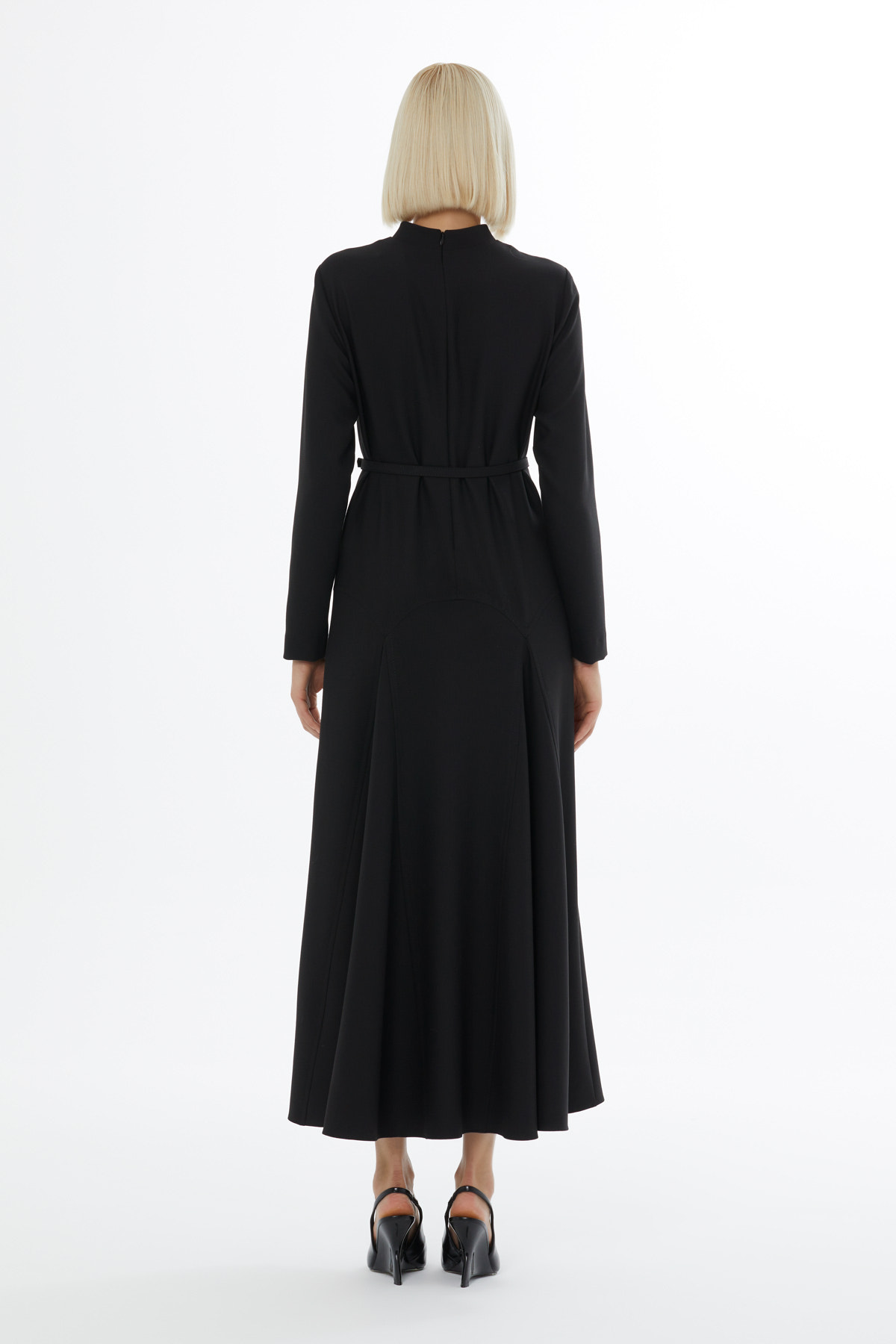 Arkası Fermuar Kapamalı Kemerli Maxi Elbise