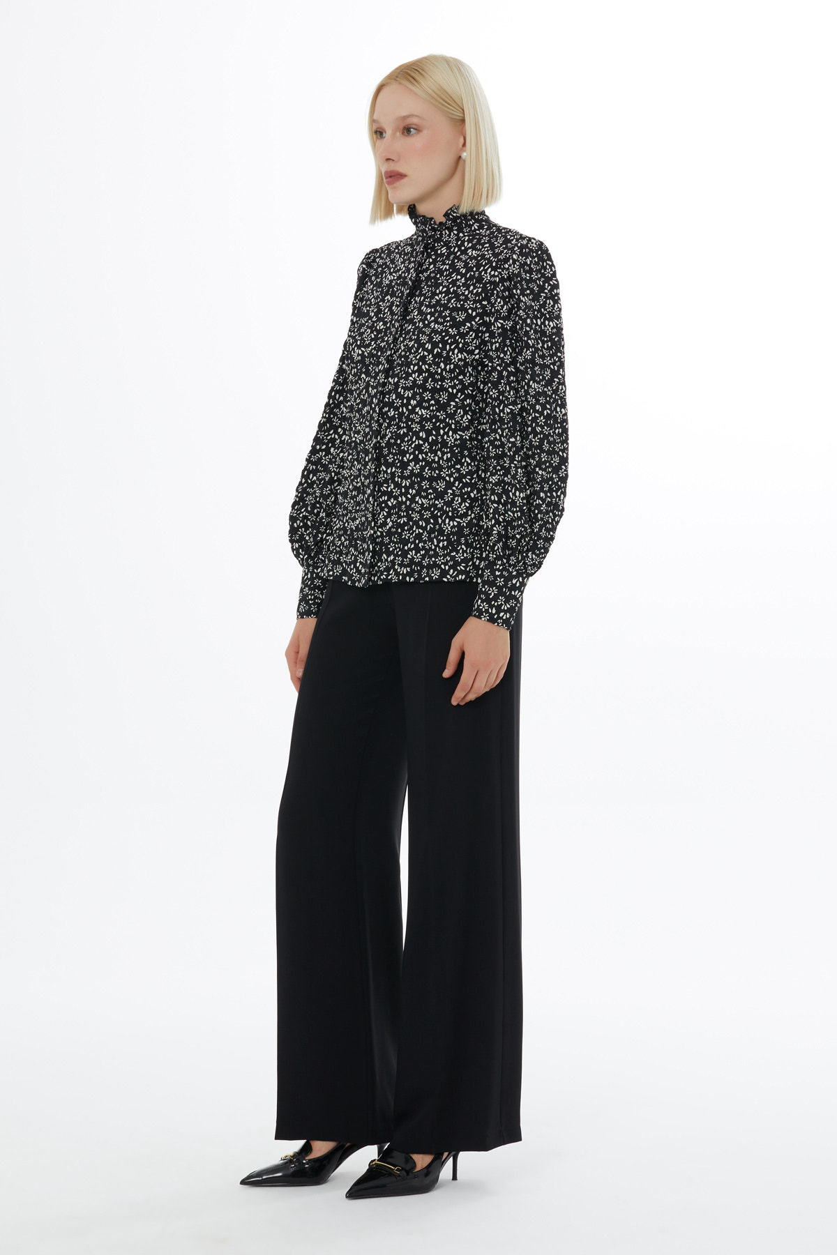 Fırfır Yakalı Bluz