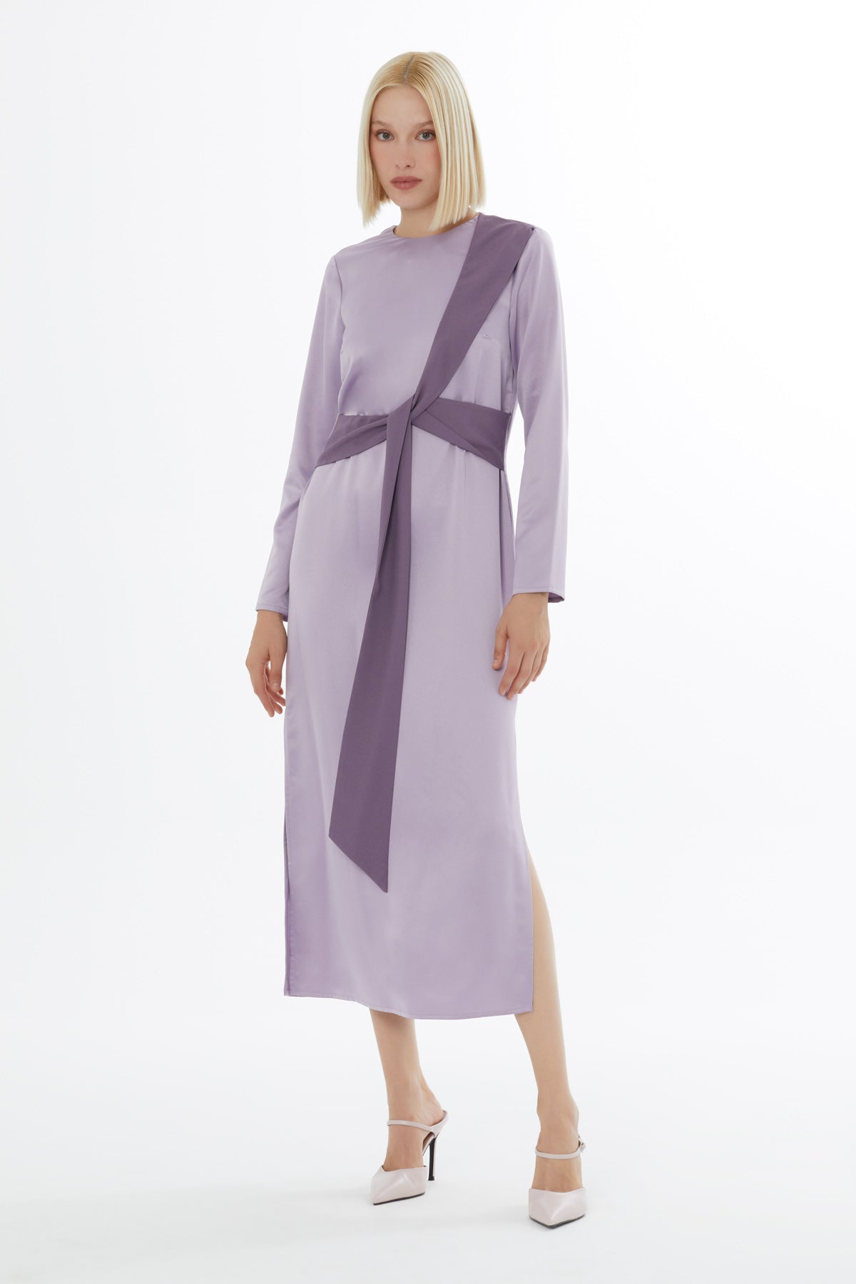 Kontrast Renkli Yandan Yırtmaçlı Midi Boy Elbise