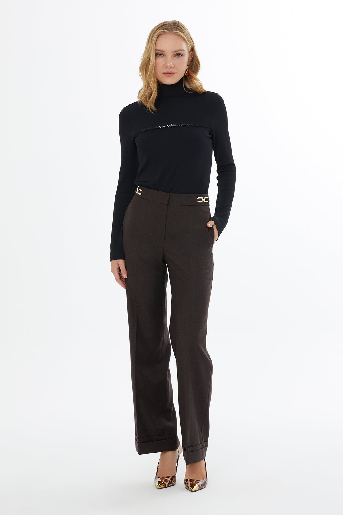 Zincir Toka Aksesuarlı Bol Pantolon