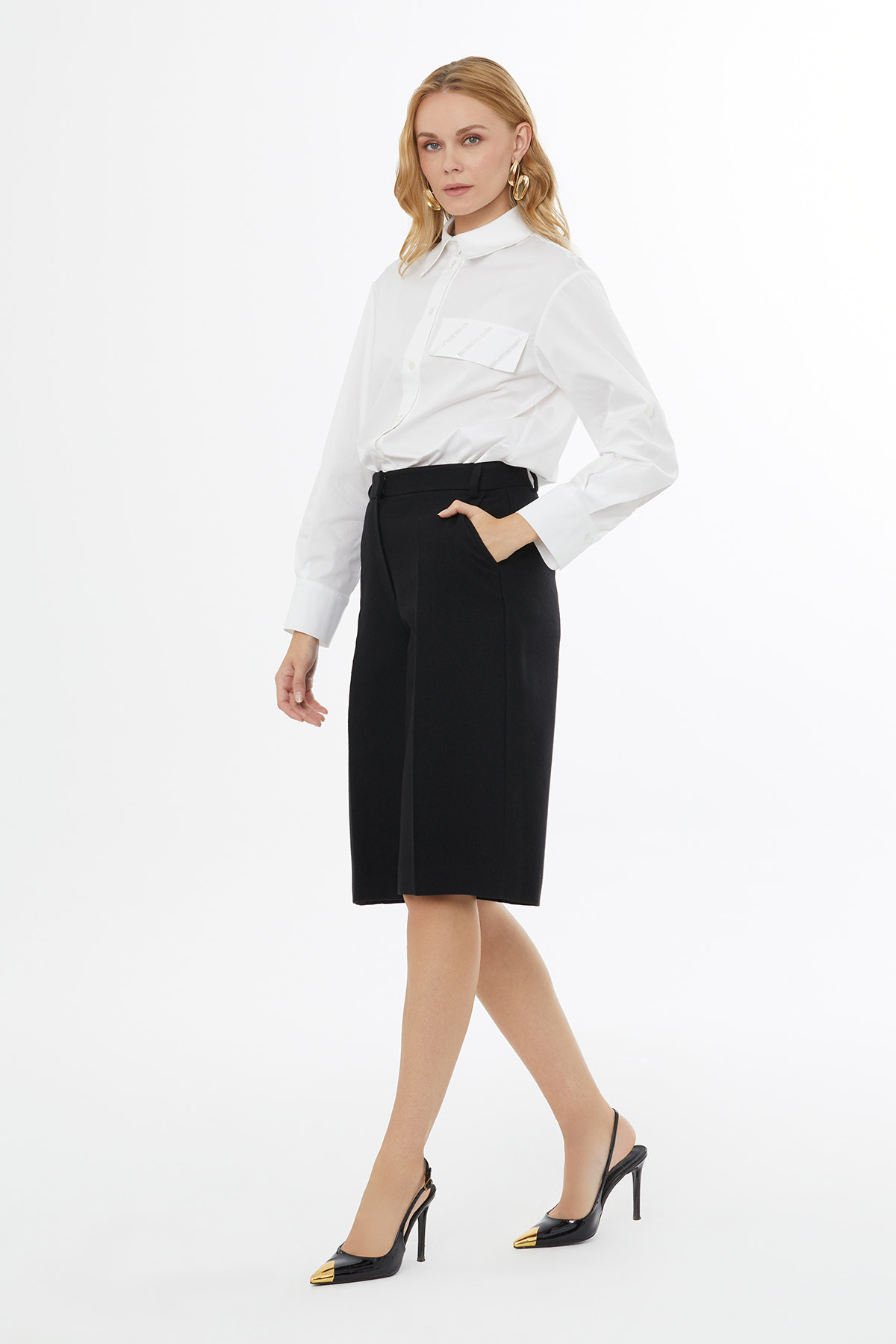 Fermuarlı Ve Agraf Kapamalı Ütü İzi Detaylı Cepli Şort