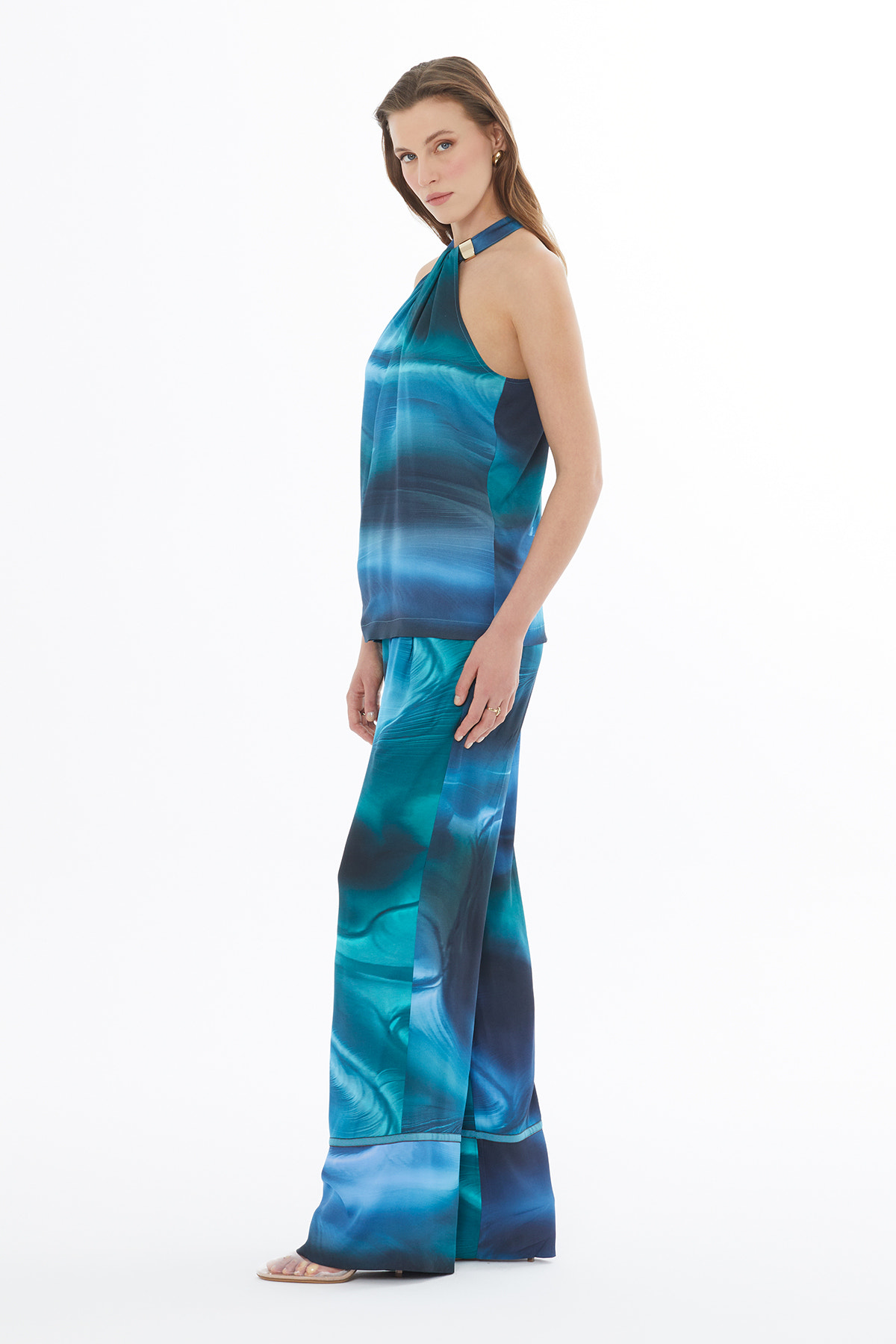 Önü Tokalı Arka Orta Düğmeli Kadın Bluz